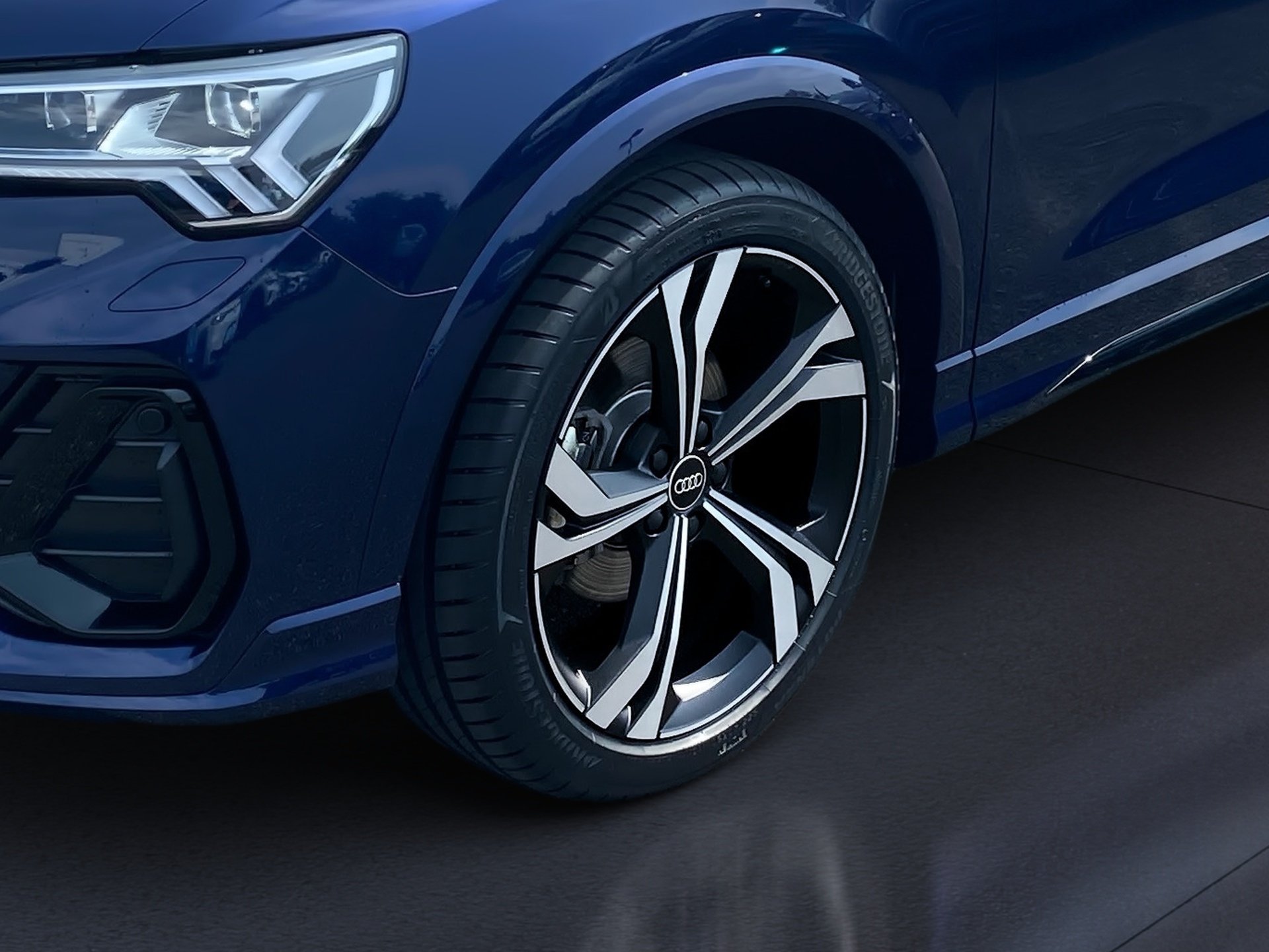Q3 35 TFSI S line S-tronic Matrix AHK Navi ACC 360° Leder