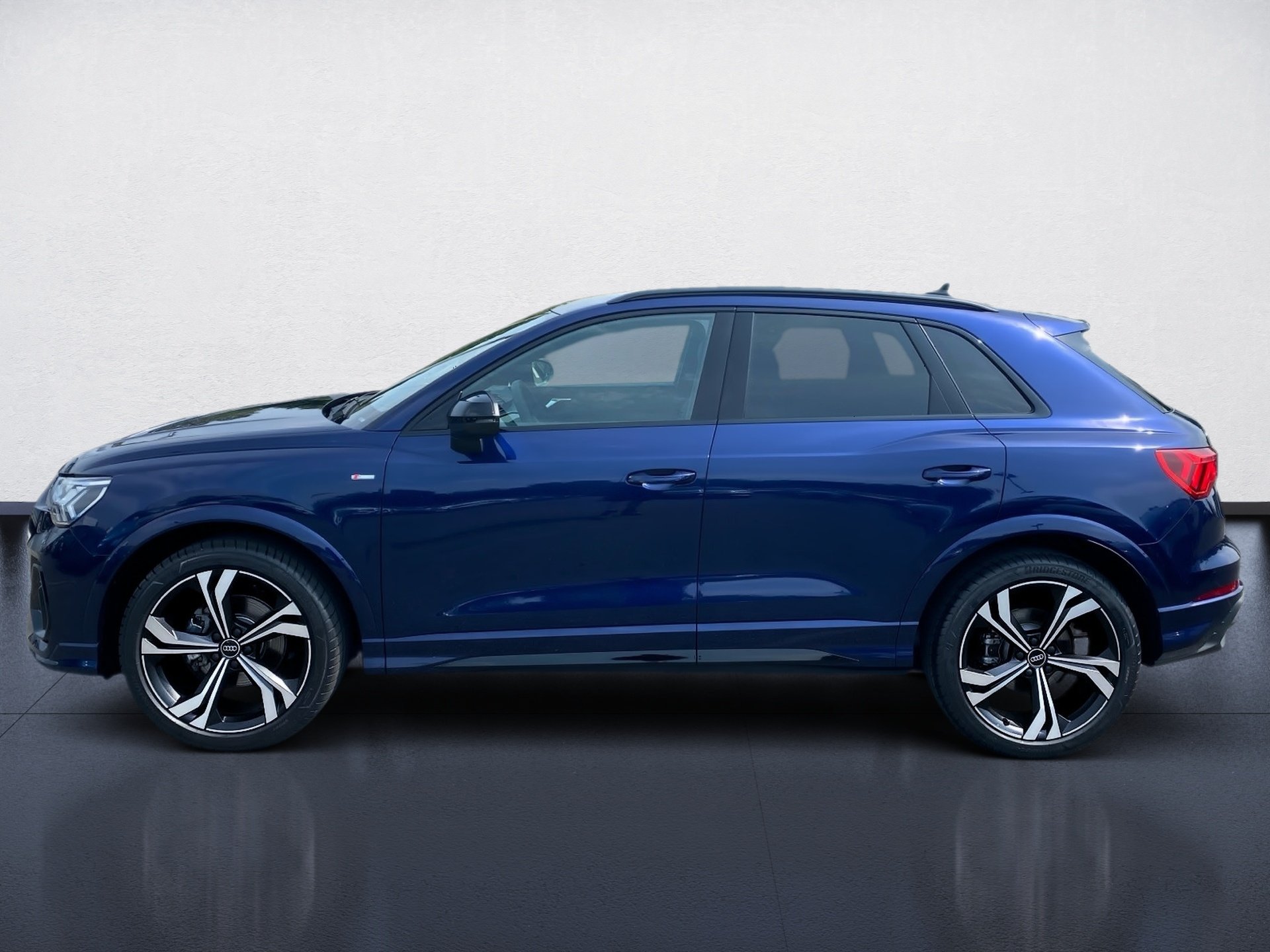 Q3 35 TFSI S line S-tronic Matrix AHK Navi ACC 360° Leder