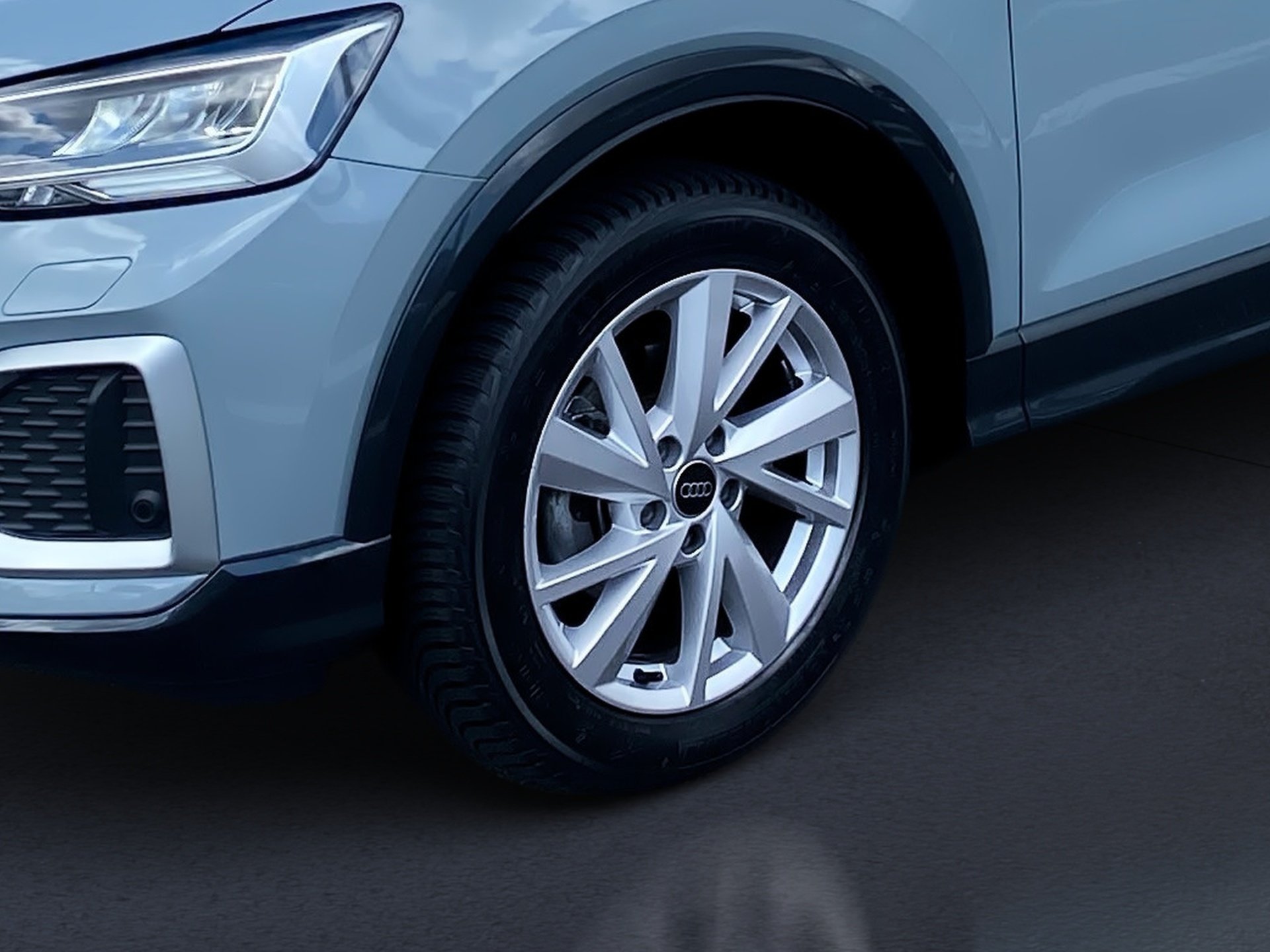 Q2 35 TFSI advanced S-tronic Navi ACC LED RFK LM
