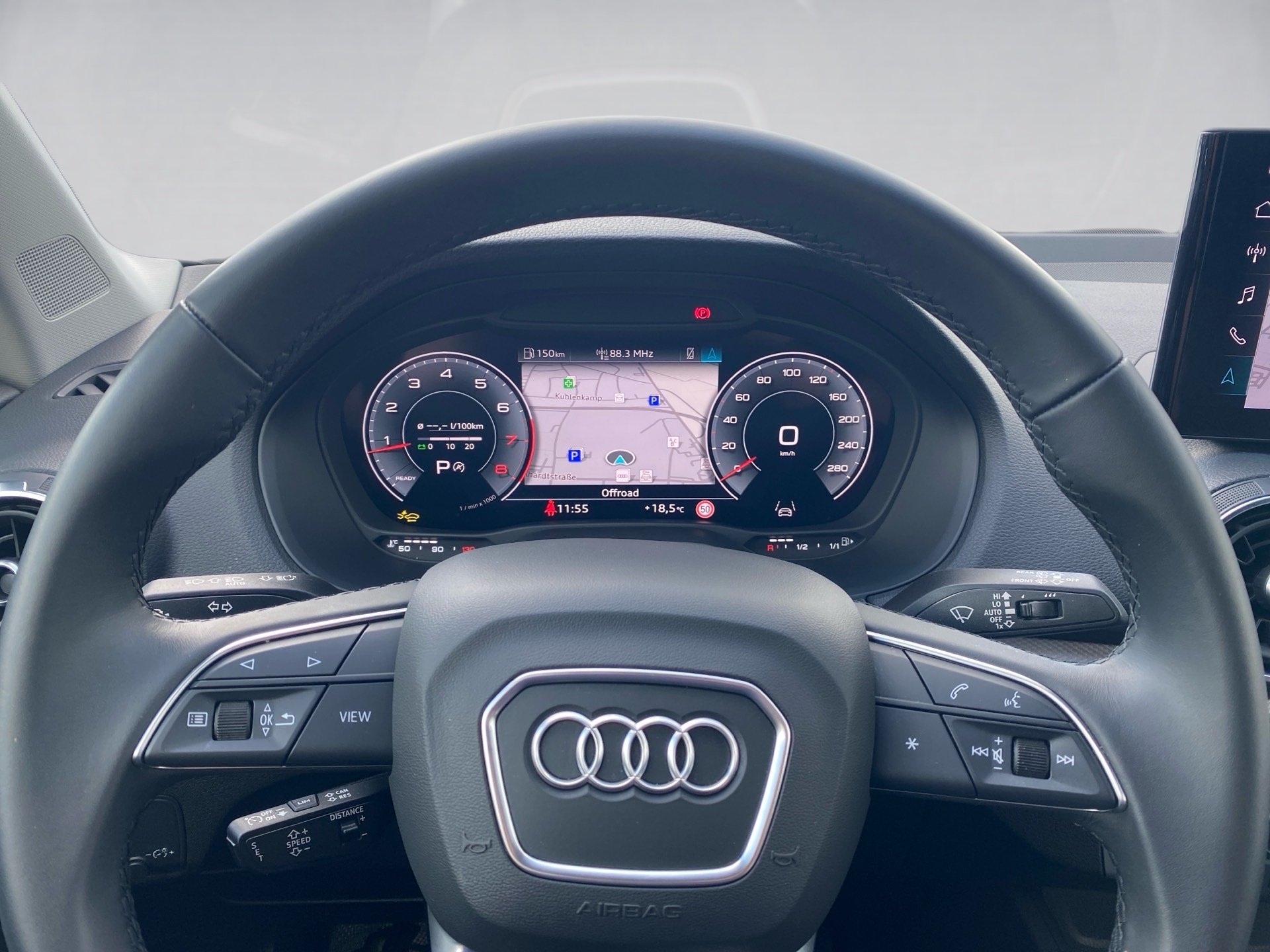 Q2 35 TFSI advanced S-tronic Navi ACC LED RFK LM