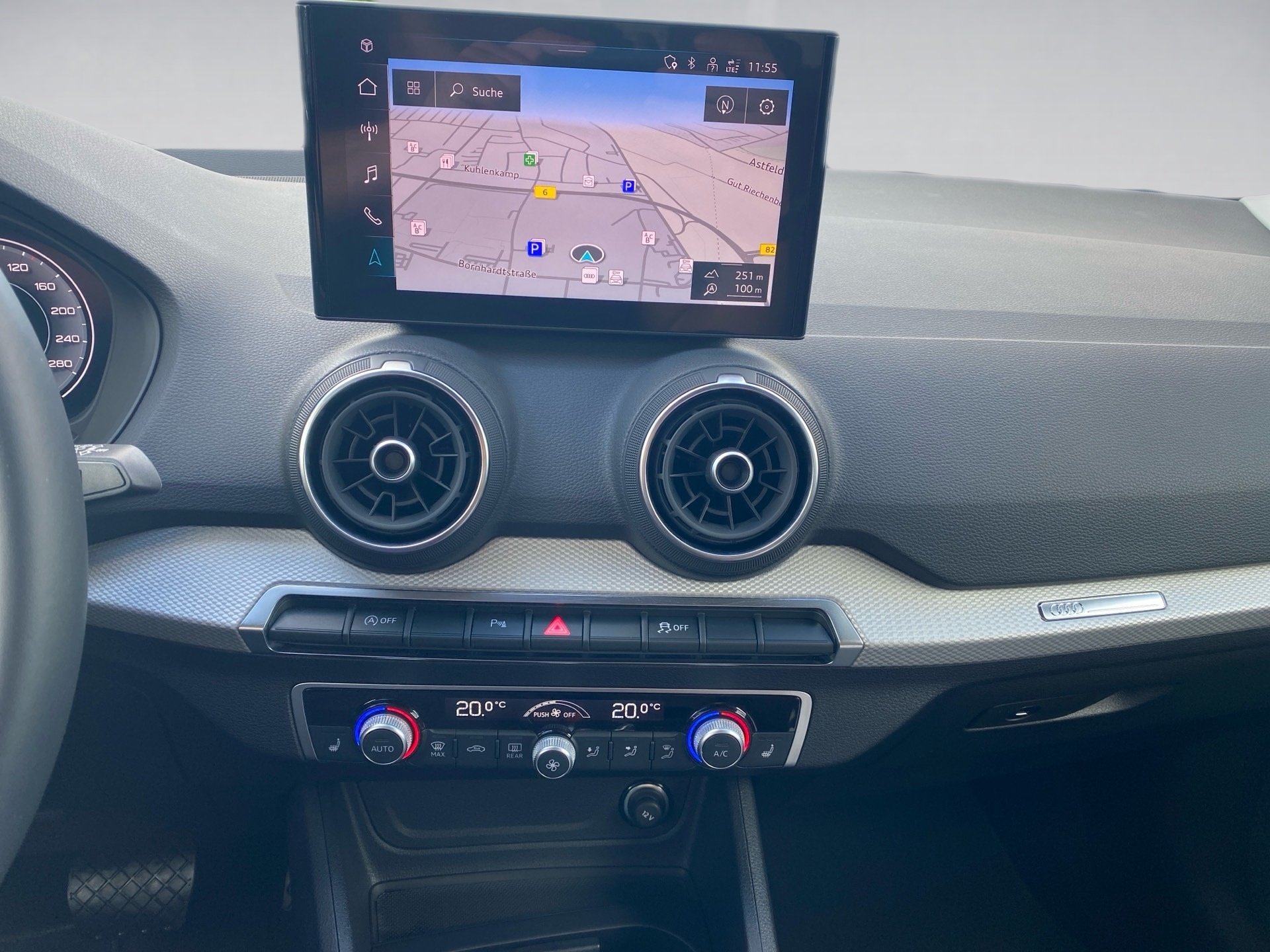 Q2 35 TFSI advanced S-tronic Navi ACC LED RFK LM