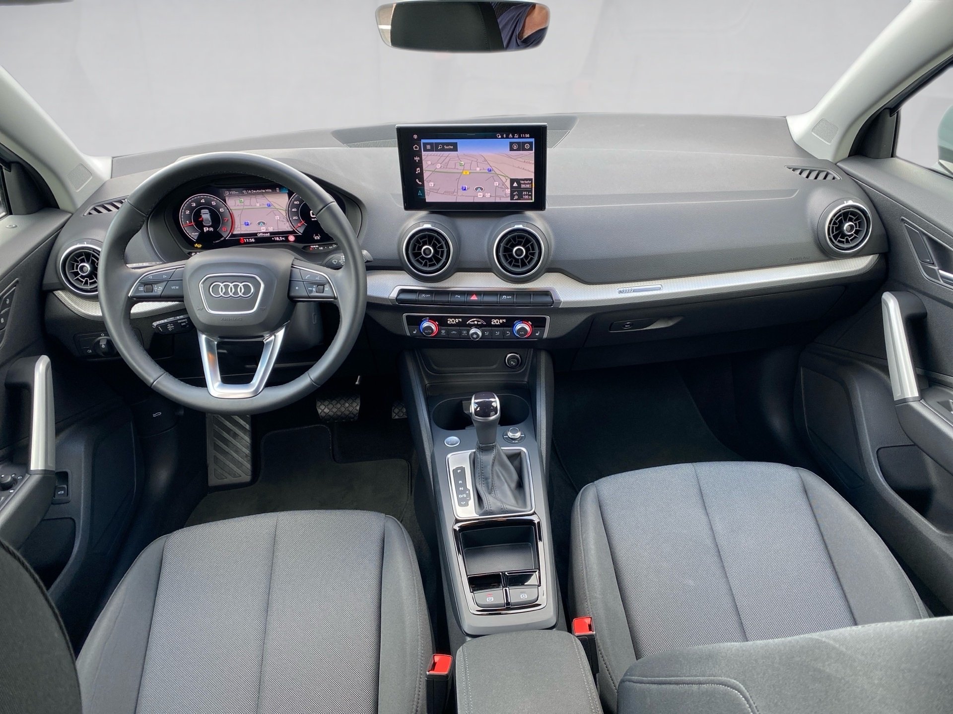 Q2 35 TFSI advanced S-tronic Navi ACC LED RFK LM