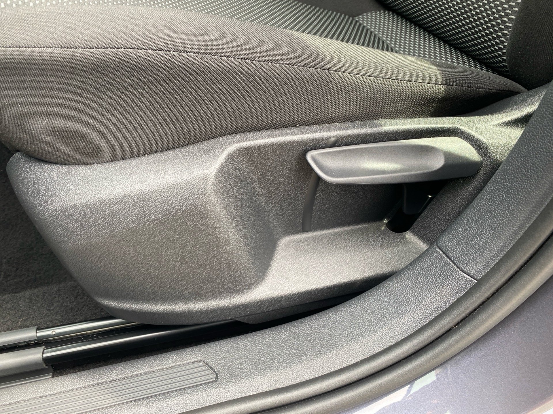T-Cross 1.0 TSI LED Klima PDC SHZ App-Connect