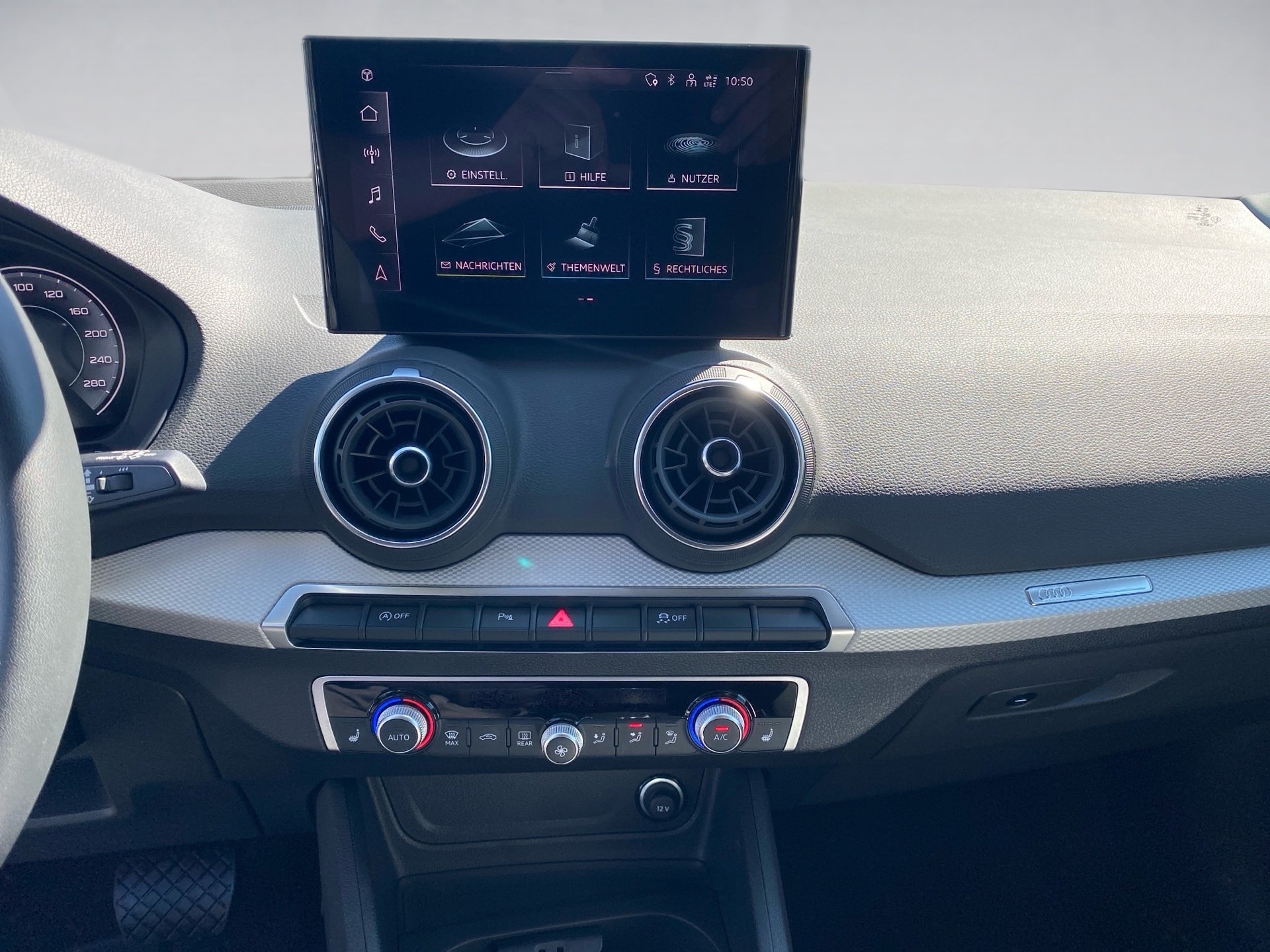 Q2 35 TFSI advanced S-tronic Matrix AHK GRA Optik schwarz