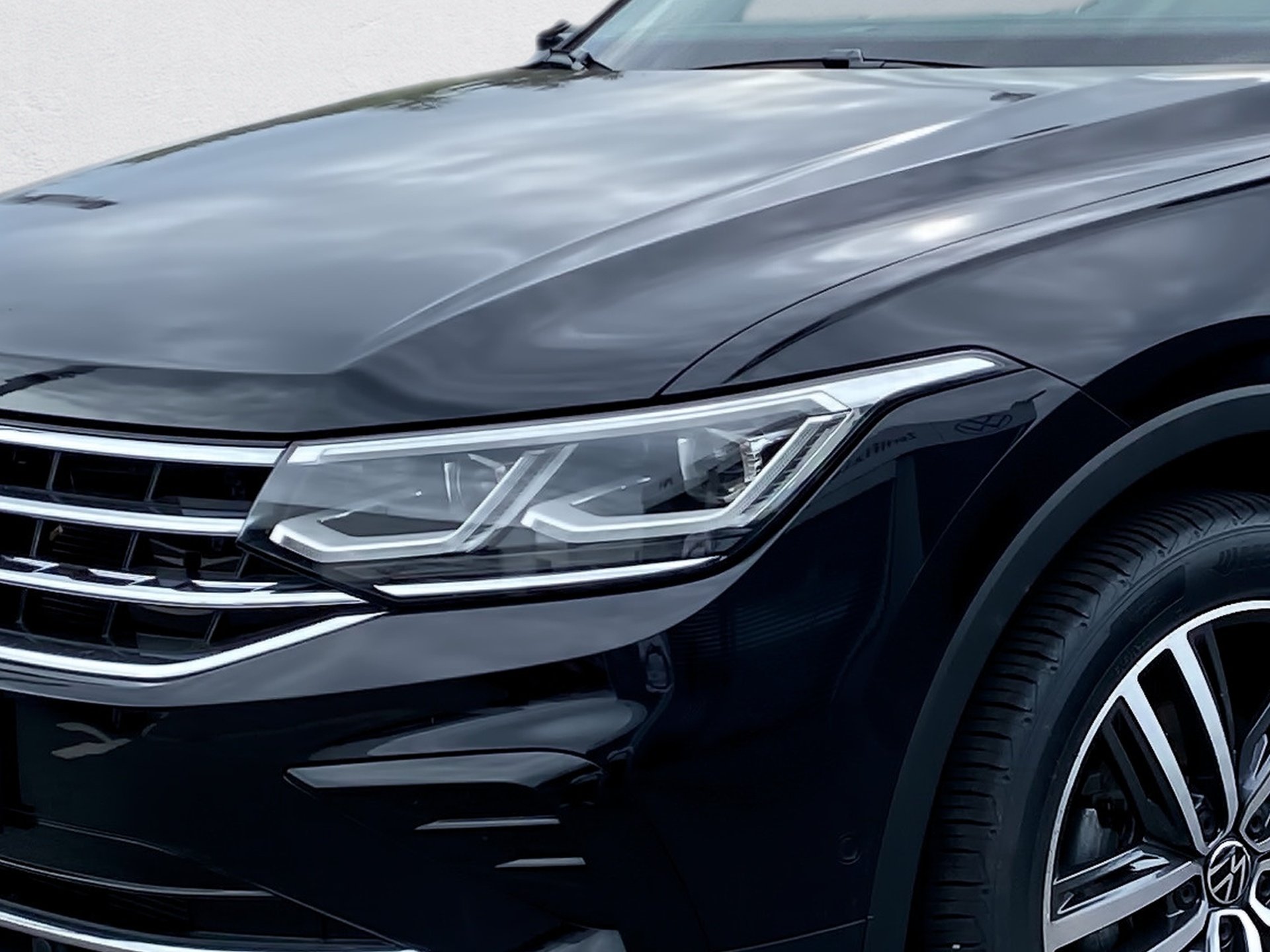 Tiguan 1.5 TSI Elegance DSG Matrix Navi ACC AHK Pano