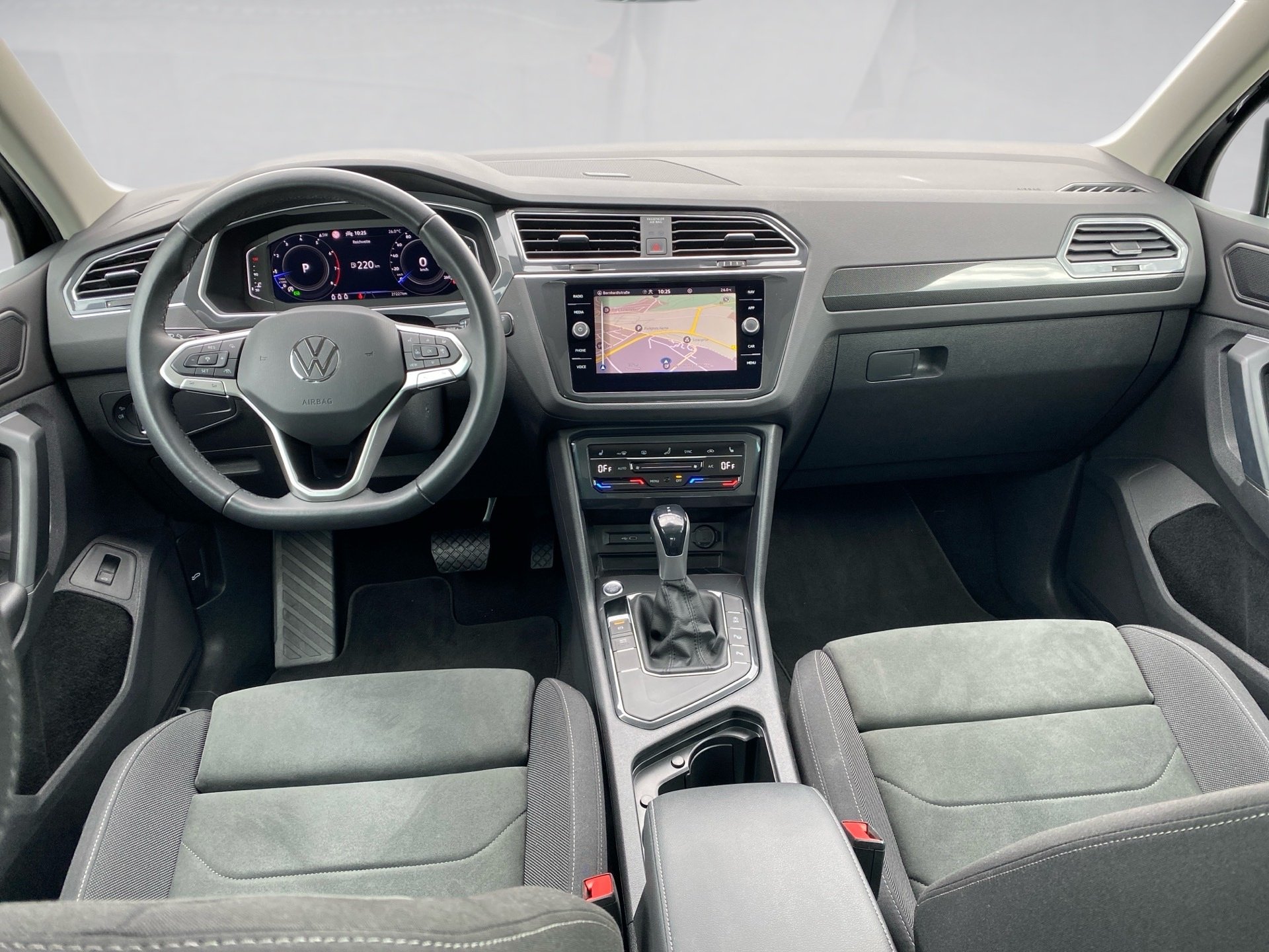 Tiguan 1.5 TSI Elegance DSG Matrix Navi ACC AHK Pano
