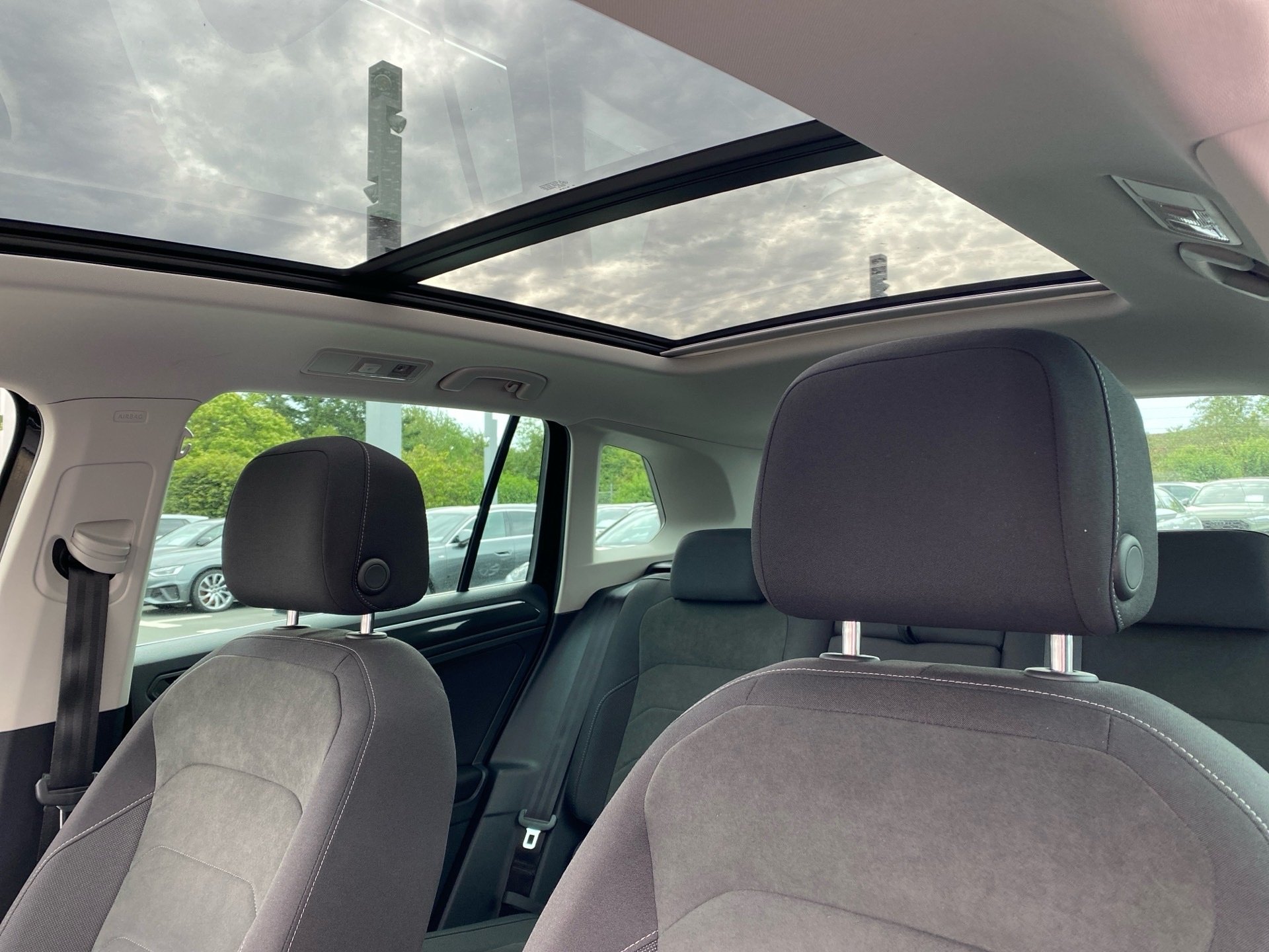 Tiguan 1.5 TSI Elegance DSG Matrix Navi ACC AHK Pano