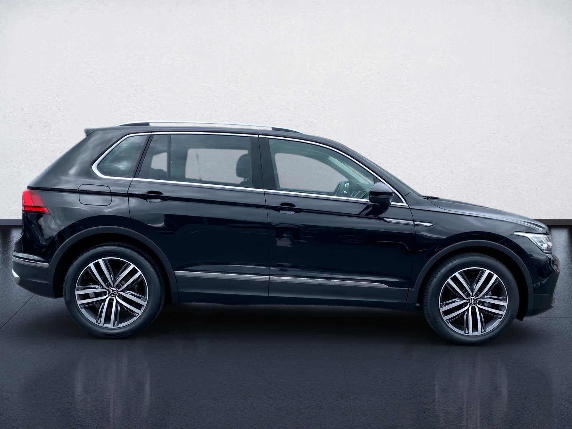 Tiguan 1.5 TSI Elegance DSG Matrix Navi ACC AHK Pano