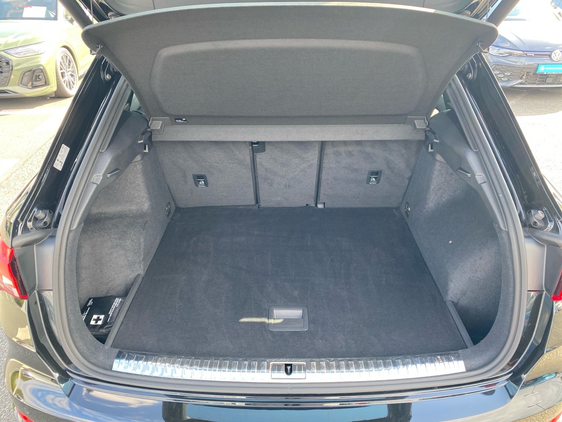 Q3 35 TDI S line quattro S-tronic LED Navi PDC RFK SHZ