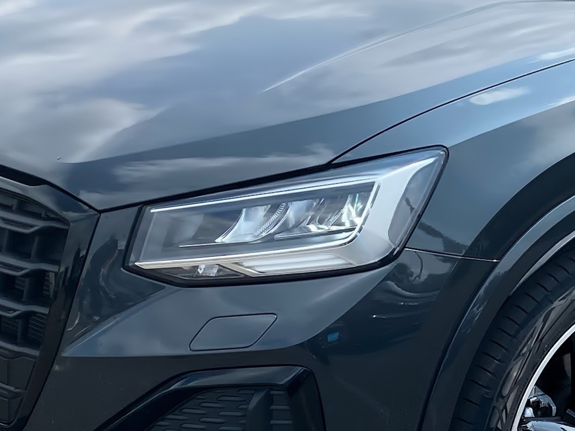 Q2 35 TFSI advanced S-tronic AHK LED Navi GRA Optik schwarz