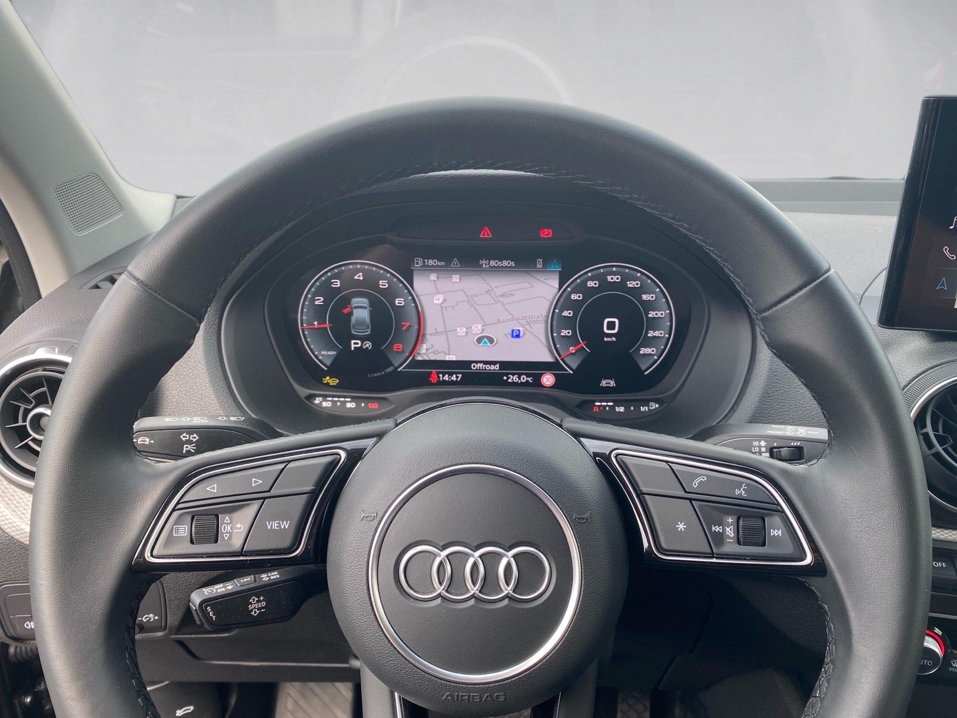 Q2 35 TFSI advanced S-tronic AHK LED Navi GRA Optik schwarz