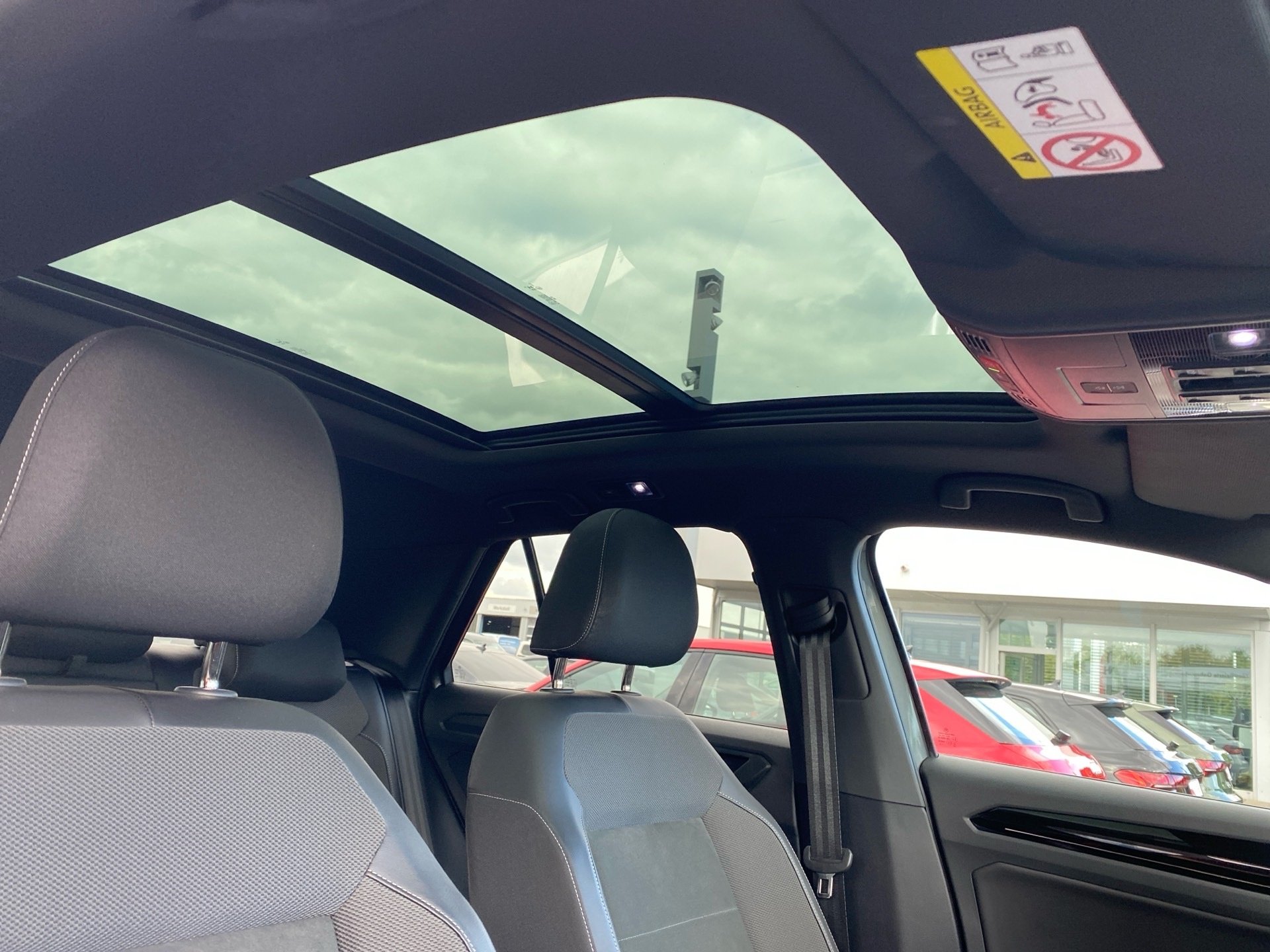 T-Roc 2.0 TSI R-Line 4M DSG Matrix Navi ACC Pano RFK