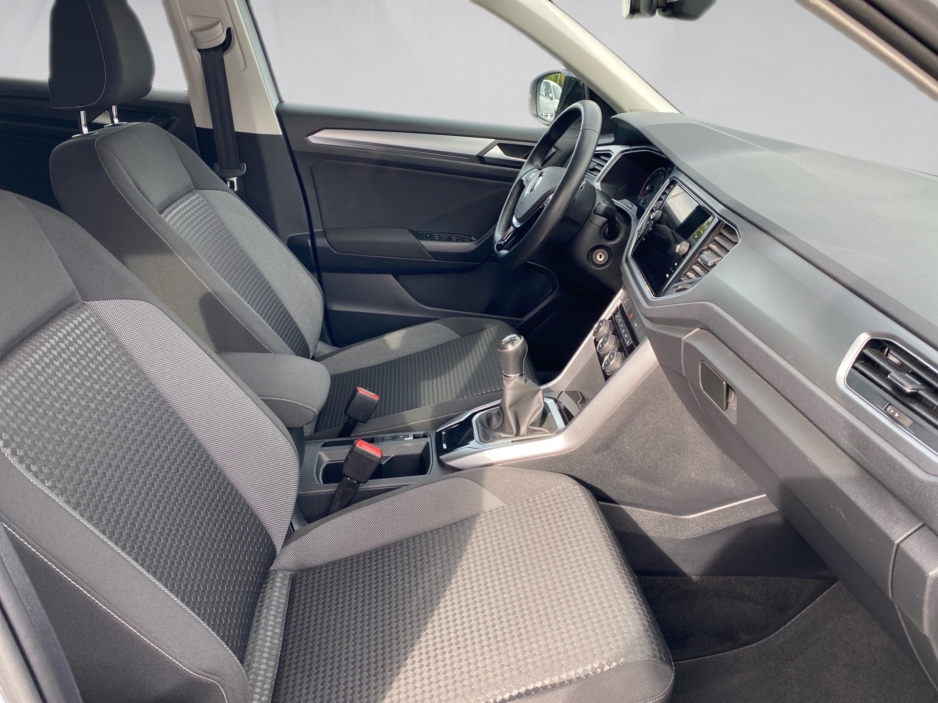 T-Roc 1.5 TSI Active Navi ACC PDC SHZ 2xKlima LM