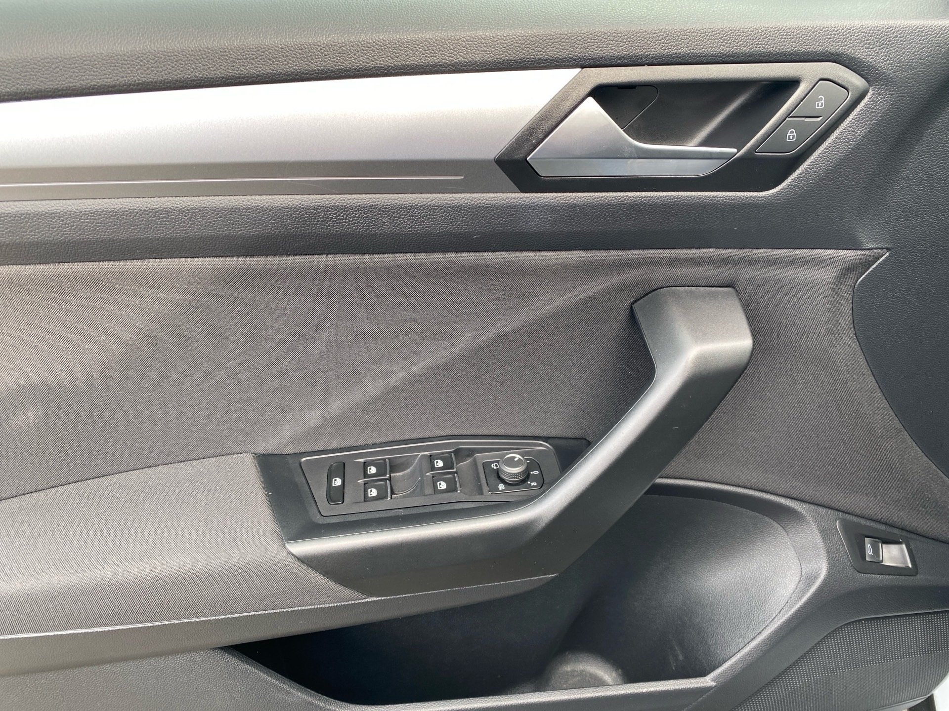 T-Roc 1.5 TSI Active Navi ACC PDC SHZ 2xKlima LM