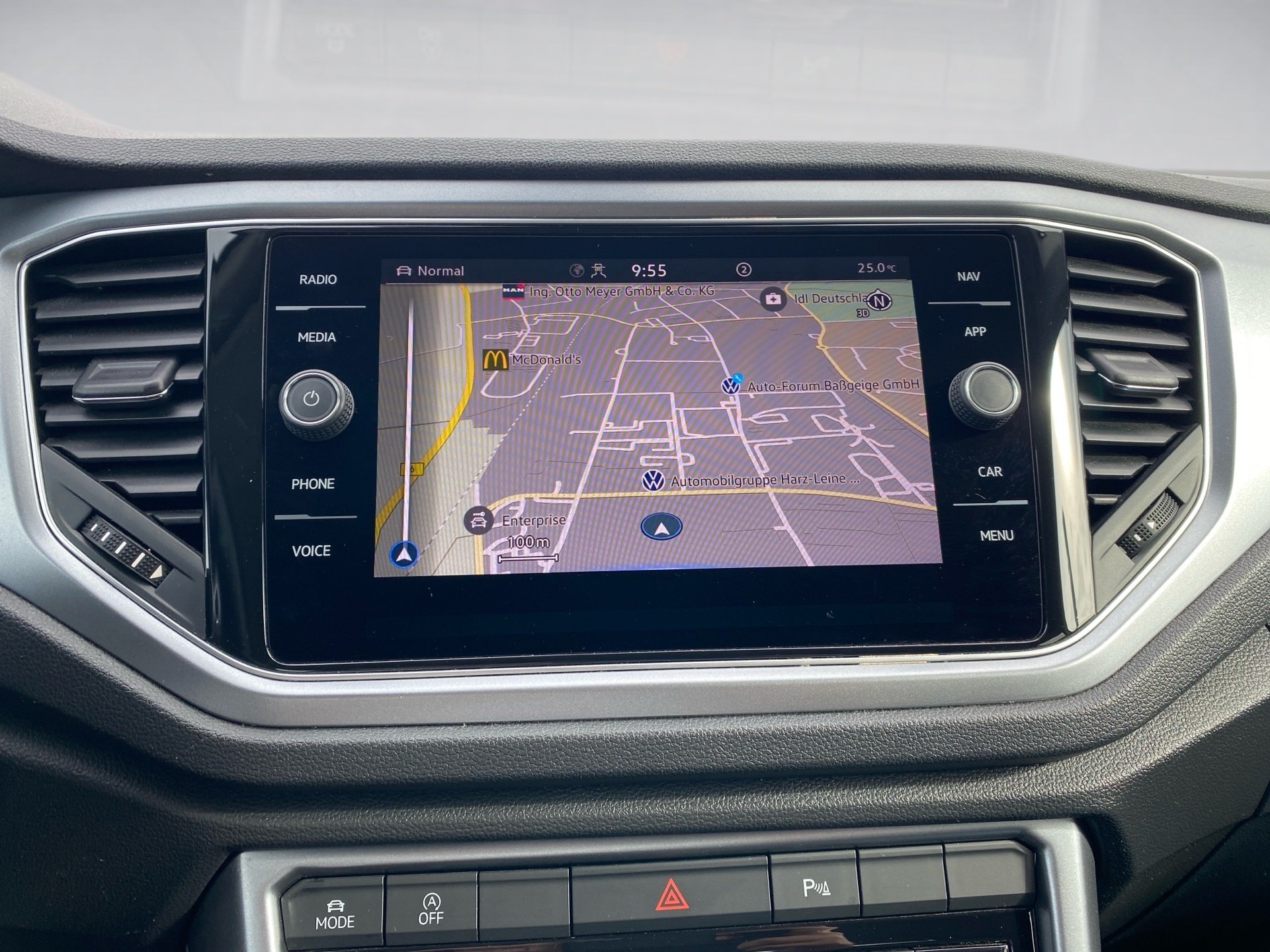 T-Roc 1.5 TSI Active Navi ACC PDC SHZ 2xKlima LM