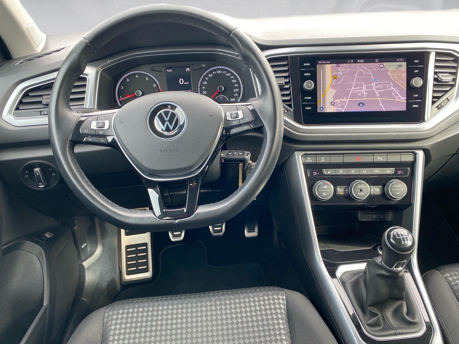 T-Roc 1.5 TSI Active Navi ACC PDC SHZ 2xKlima LM