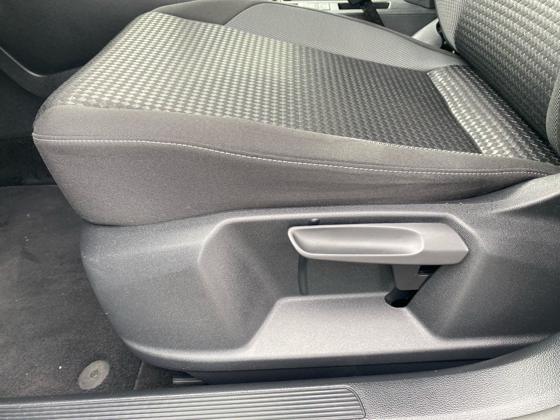 T-Roc 1.5 TSI Active Navi ACC PDC SHZ 2xKlima LM