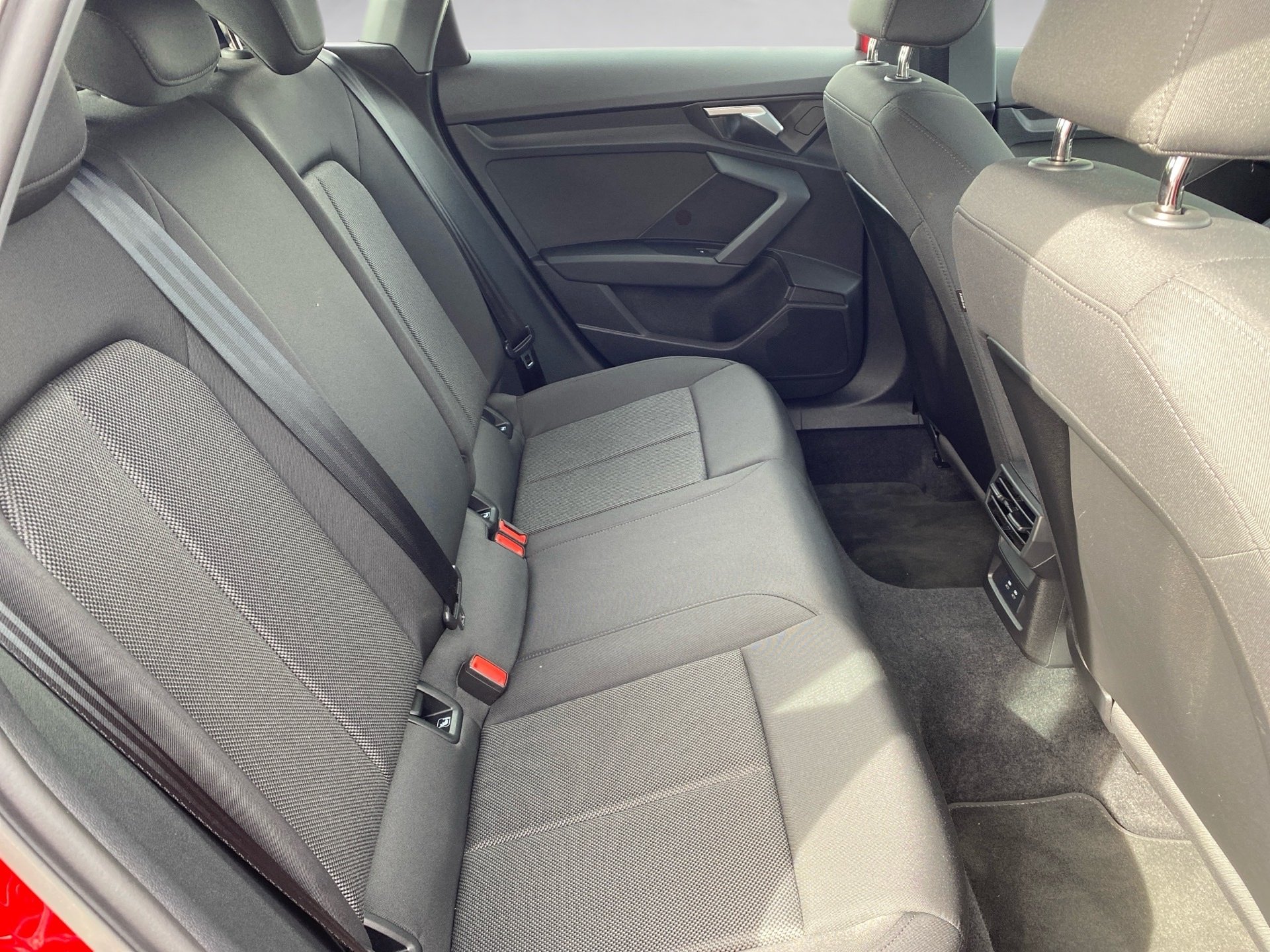 A3 Sportback 35 TFSI advanced S-tronic LED Navi SHZ Standhzg.