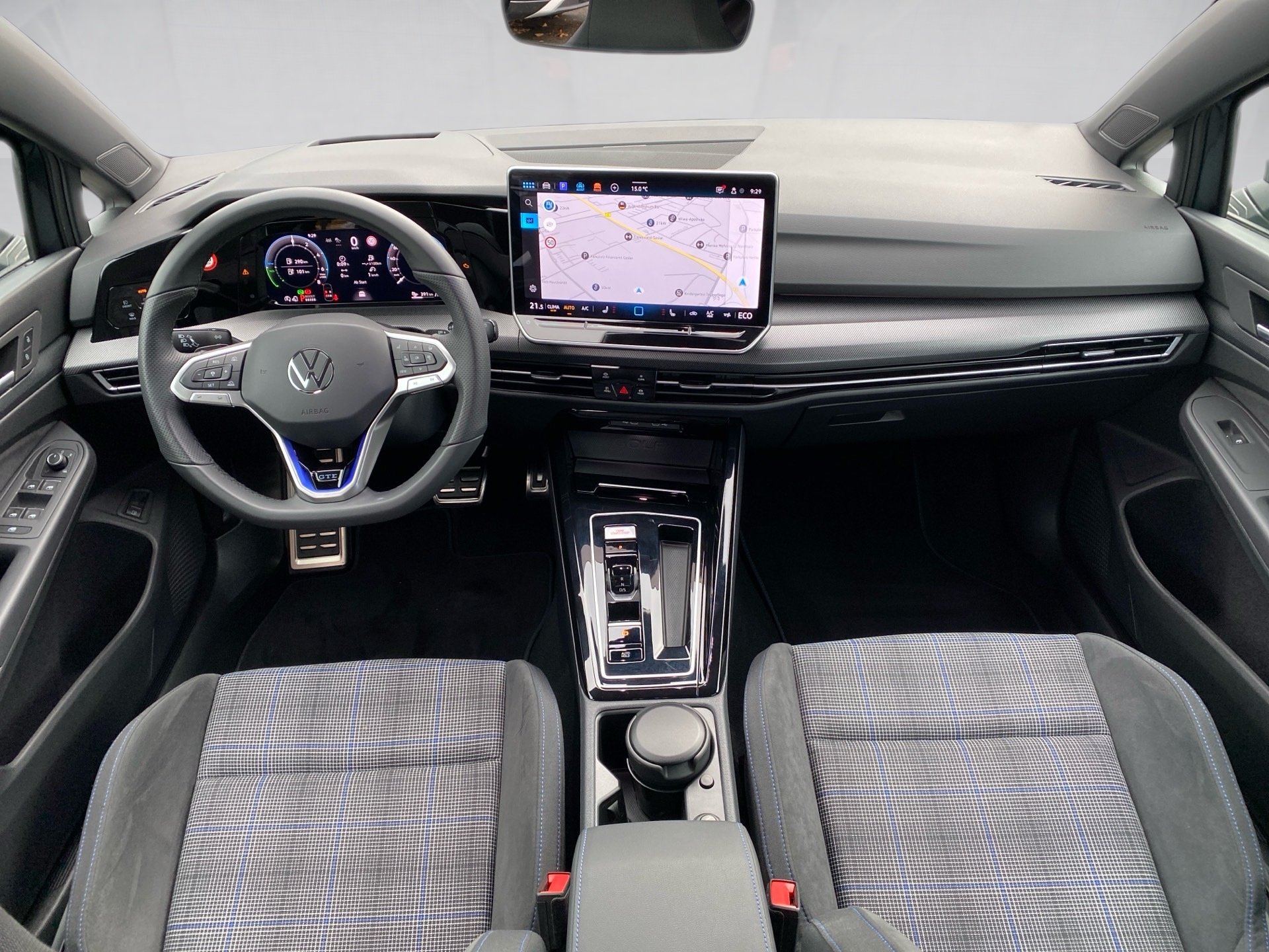 Golf VIII GTE 1.5 eHybrid DSG Matrix AHK Navi HuD ACC AreaView