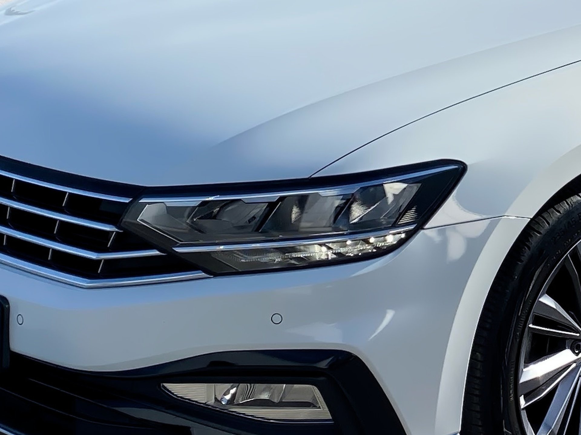 Passat Variant 2.0 TSI R-Line DSG LED Navi ACC RFK