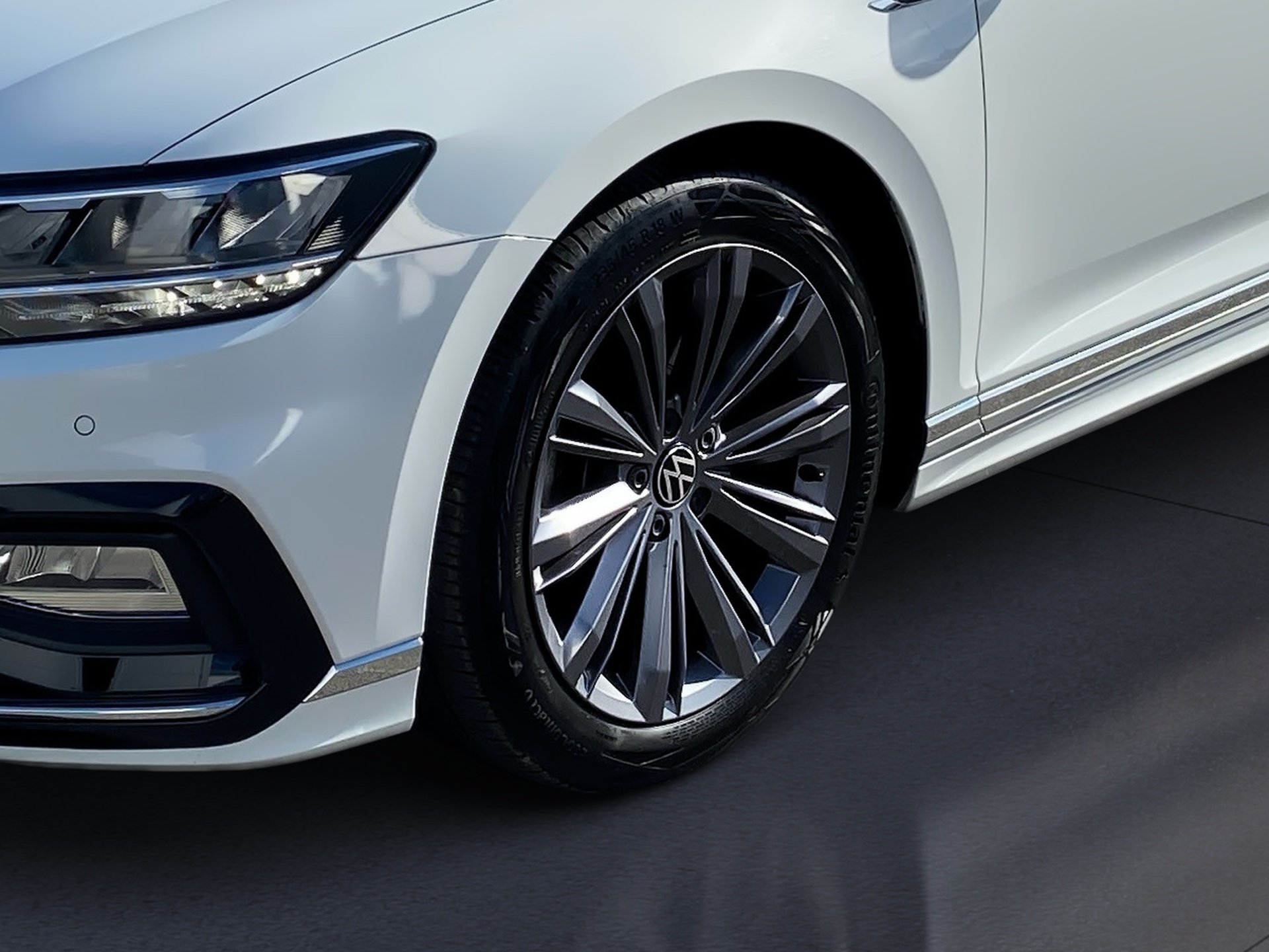 Passat Variant 2.0 TSI R-Line DSG LED Navi ACC RFK