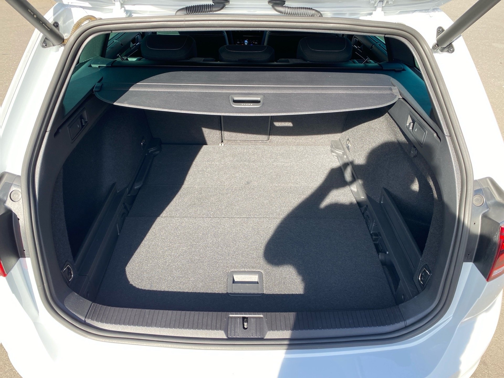 Passat Variant 2.0 TSI R-Line DSG LED Navi ACC RFK