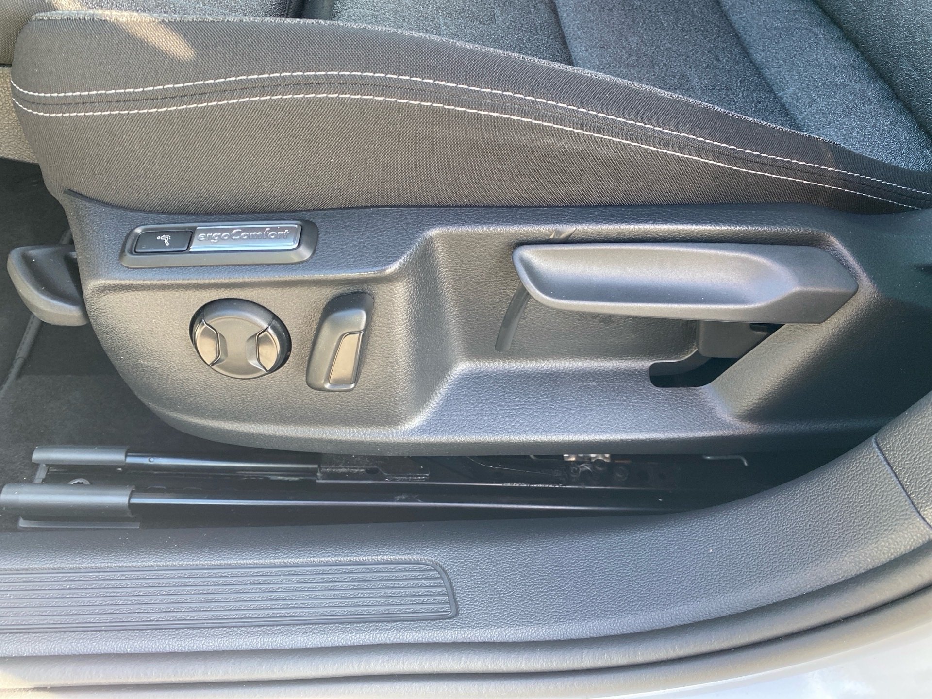 Passat Variant 2.0 TSI R-Line DSG LED Navi ACC RFK