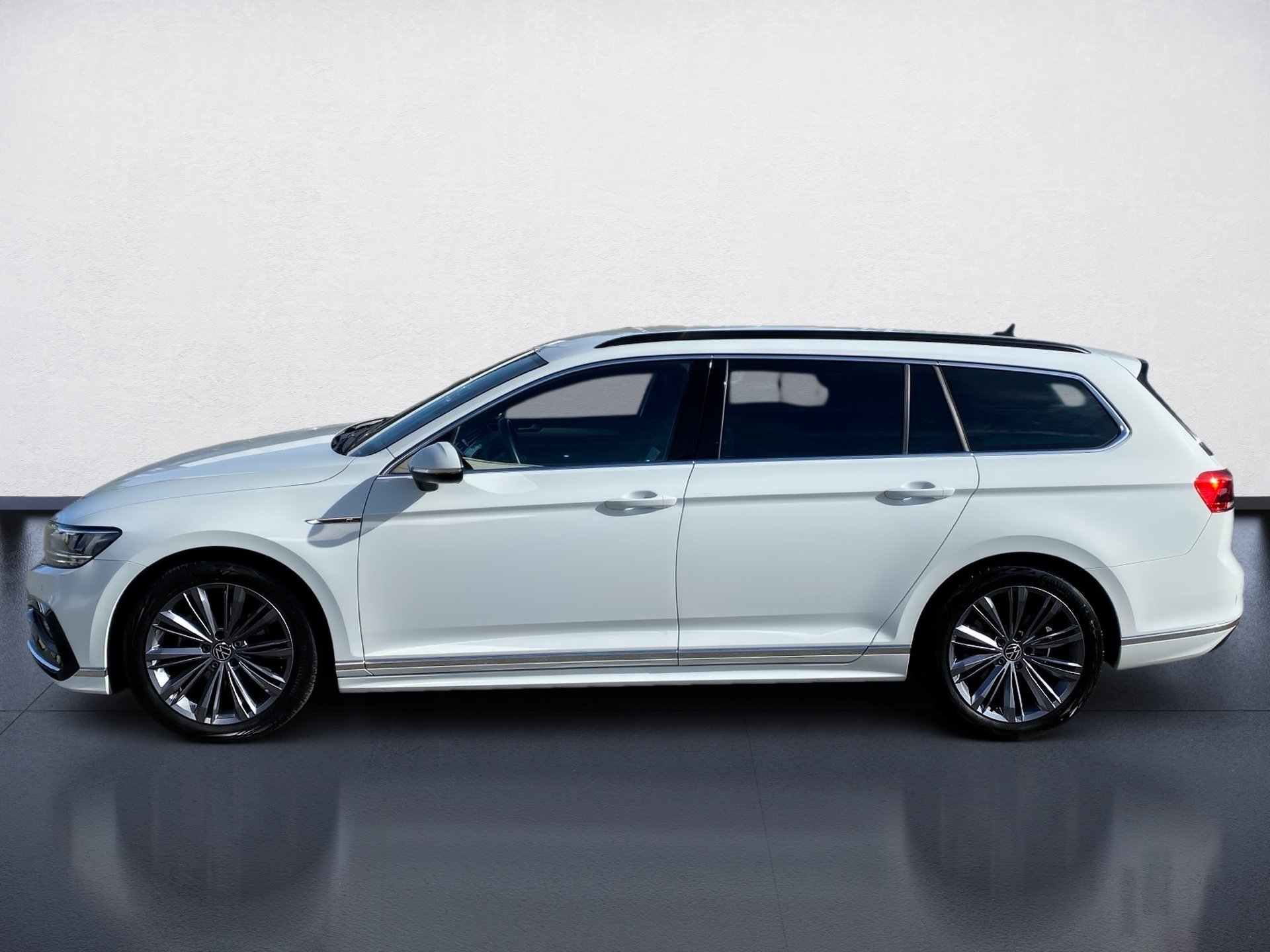 Passat Variant 2.0 TSI R-Line DSG LED Navi ACC RFK