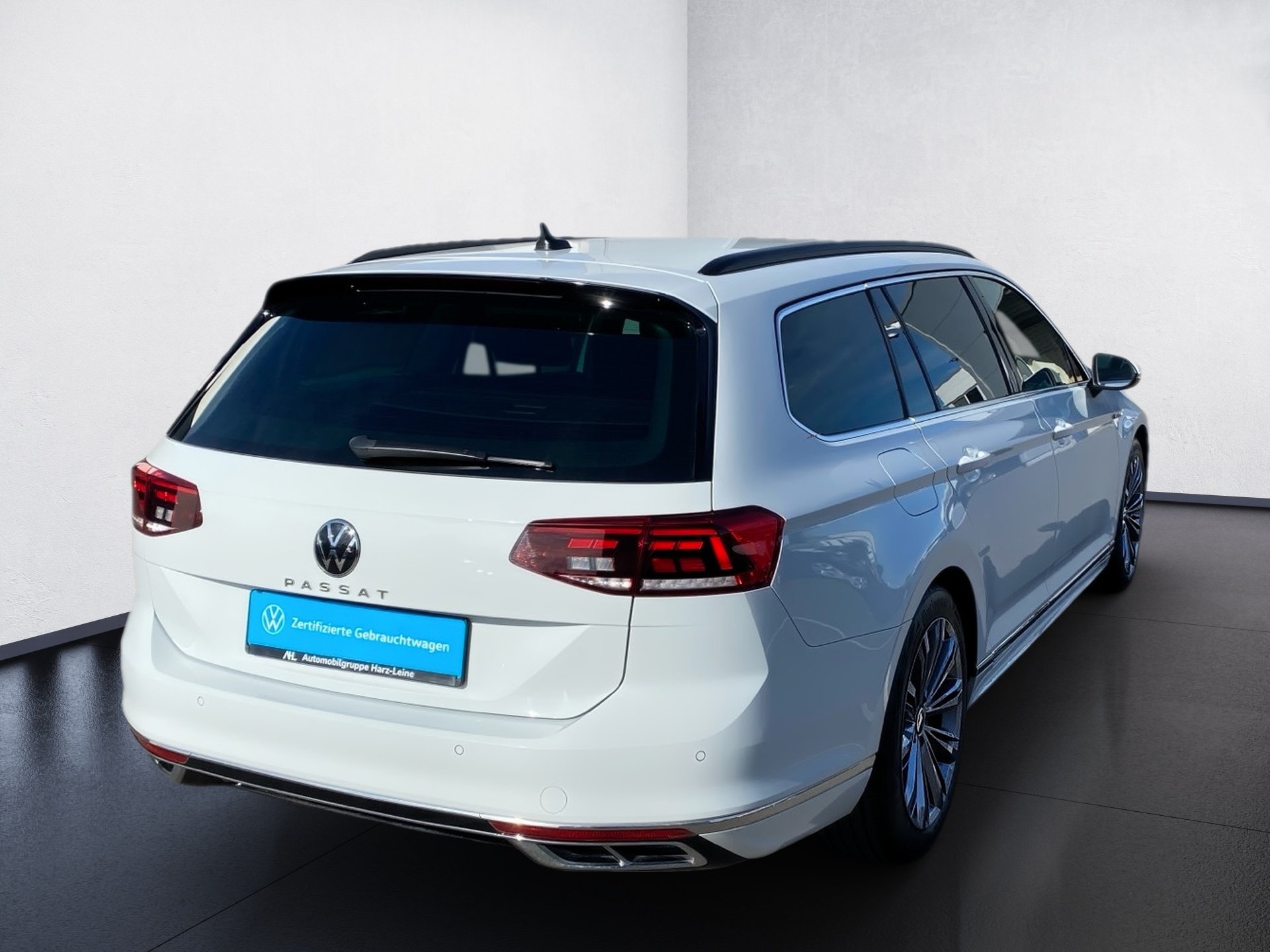 Passat Variant 2.0 TSI R-Line DSG LED Navi ACC RFK