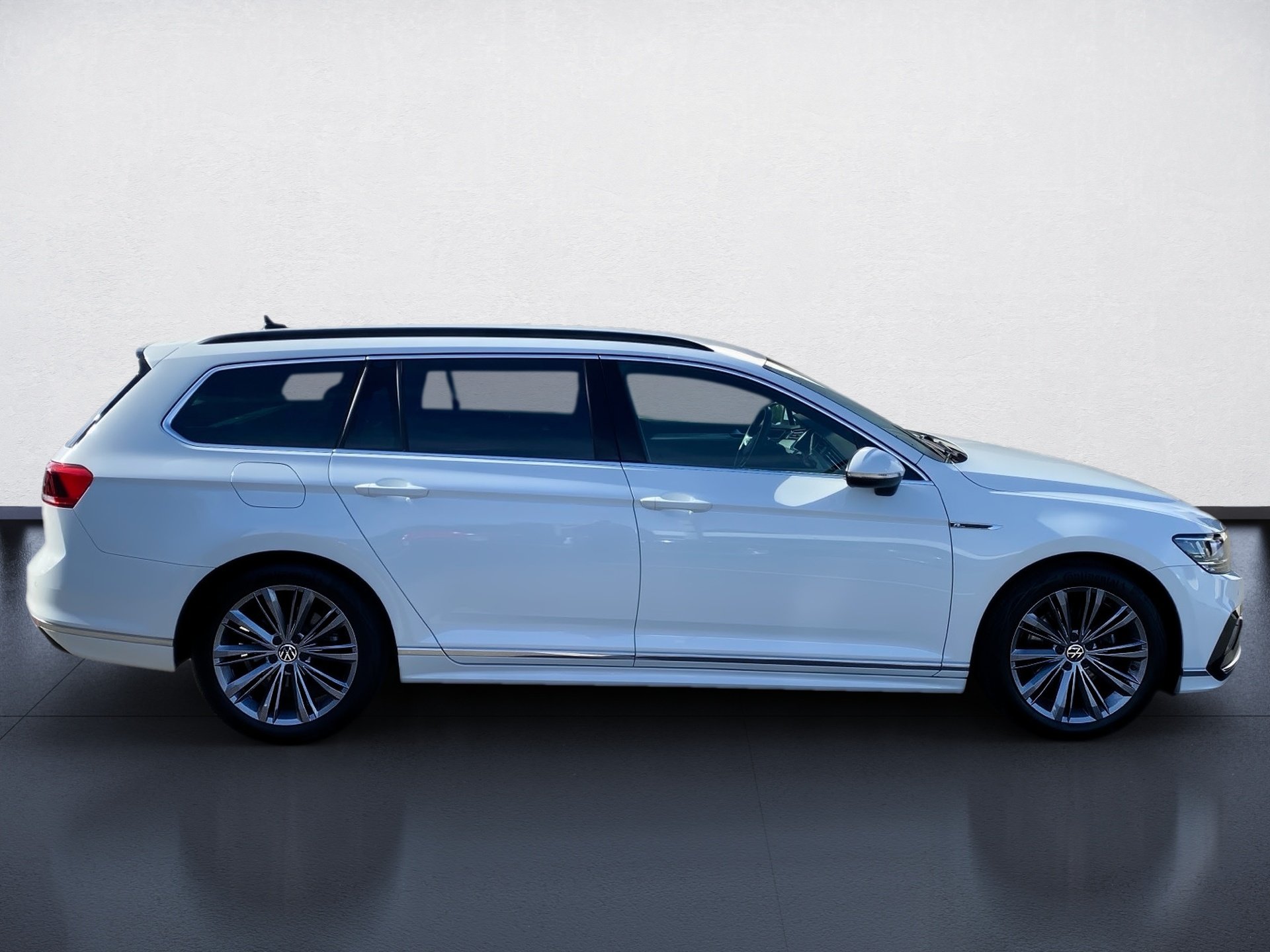 Passat Variant 2.0 TSI R-Line DSG LED Navi ACC RFK