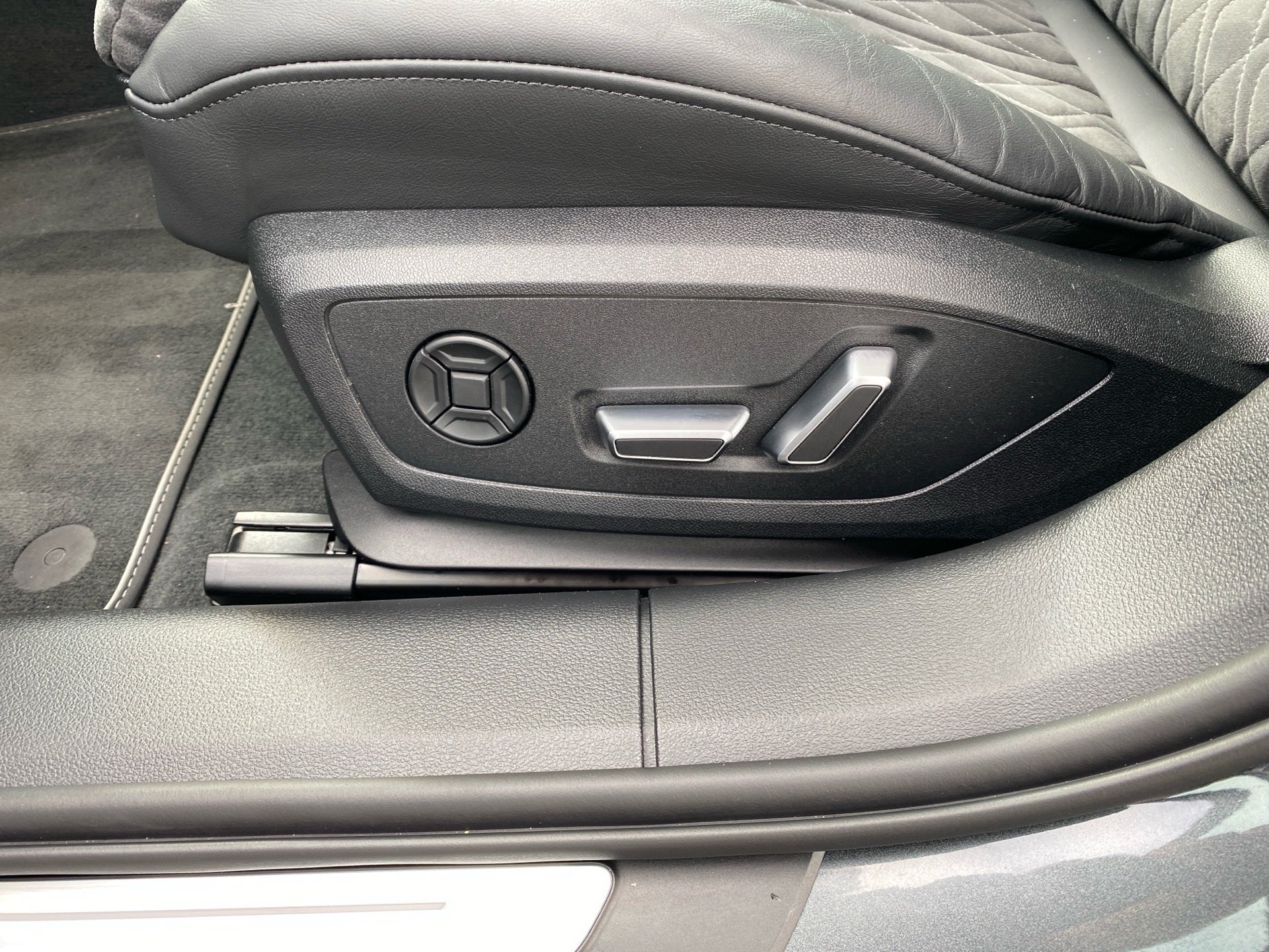 S6 Avant 3.0 TDI quattro Tiptronic HD-Matrix HuD Pano B&O