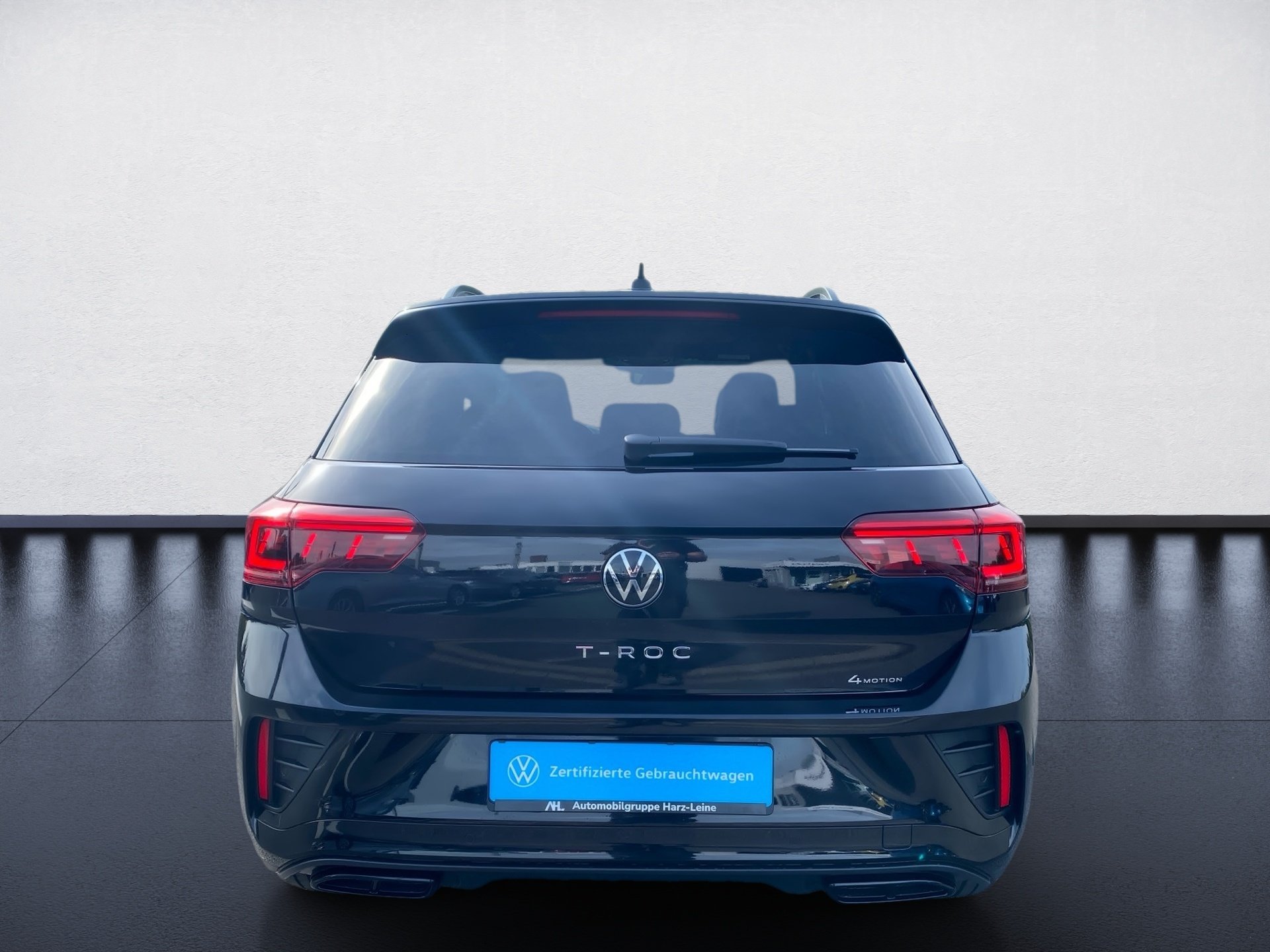 T-Roc 2.0 TSI R-Line 4M DSG Black-Style Matrix Pano AHK Standhzg.