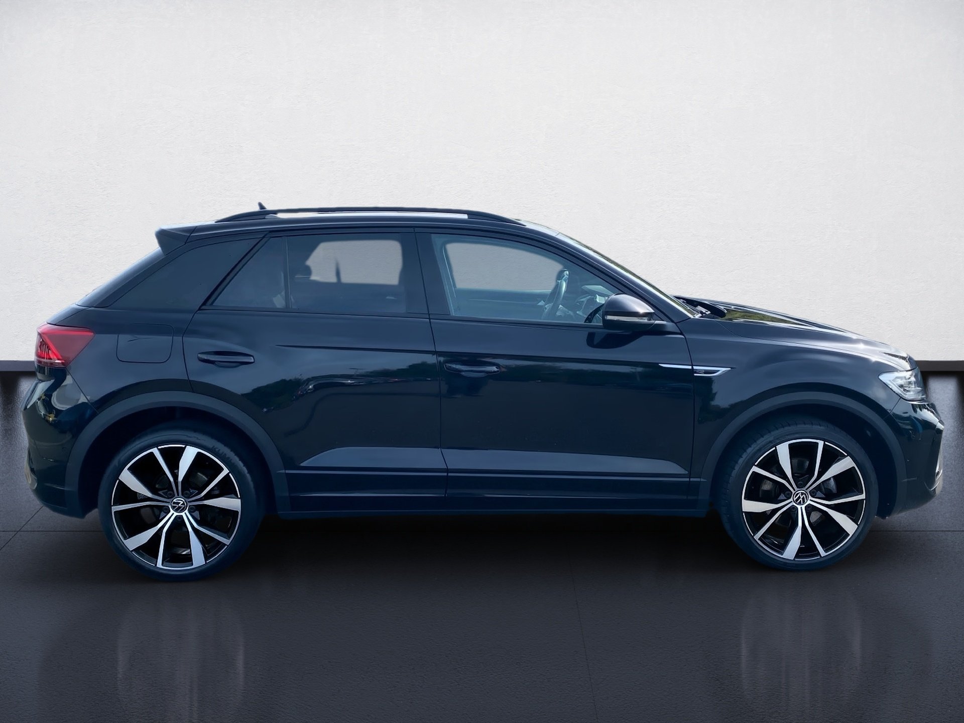 T-Roc 2.0 TSI R-Line 4M DSG Black-Style Matrix Pano AHK Standhzg.