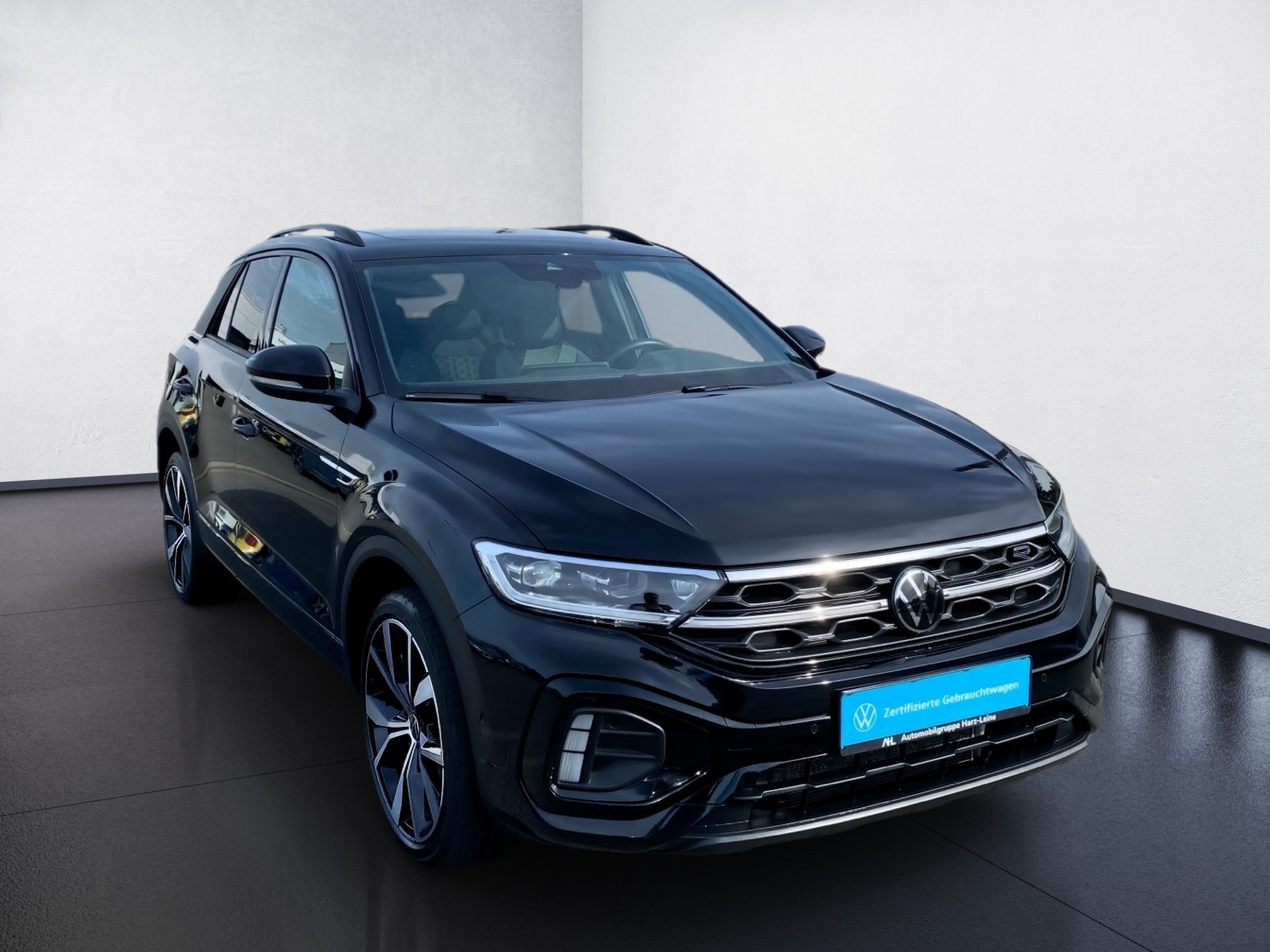 T-Roc 2.0 TSI R-Line 4M DSG Black-Style Matrix Pano AHK Standhzg.