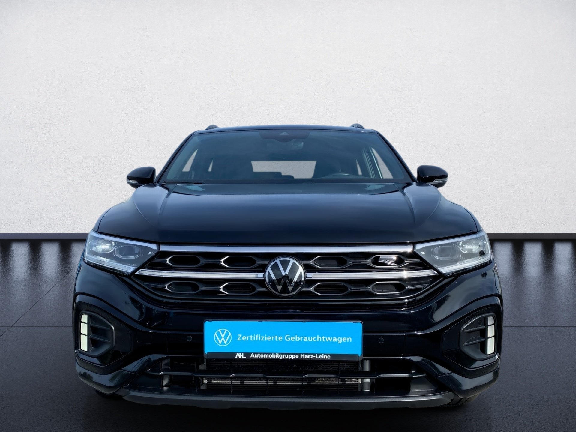 T-Roc 2.0 TSI R-Line 4M DSG Black-Style Matrix Pano AHK Standhzg.