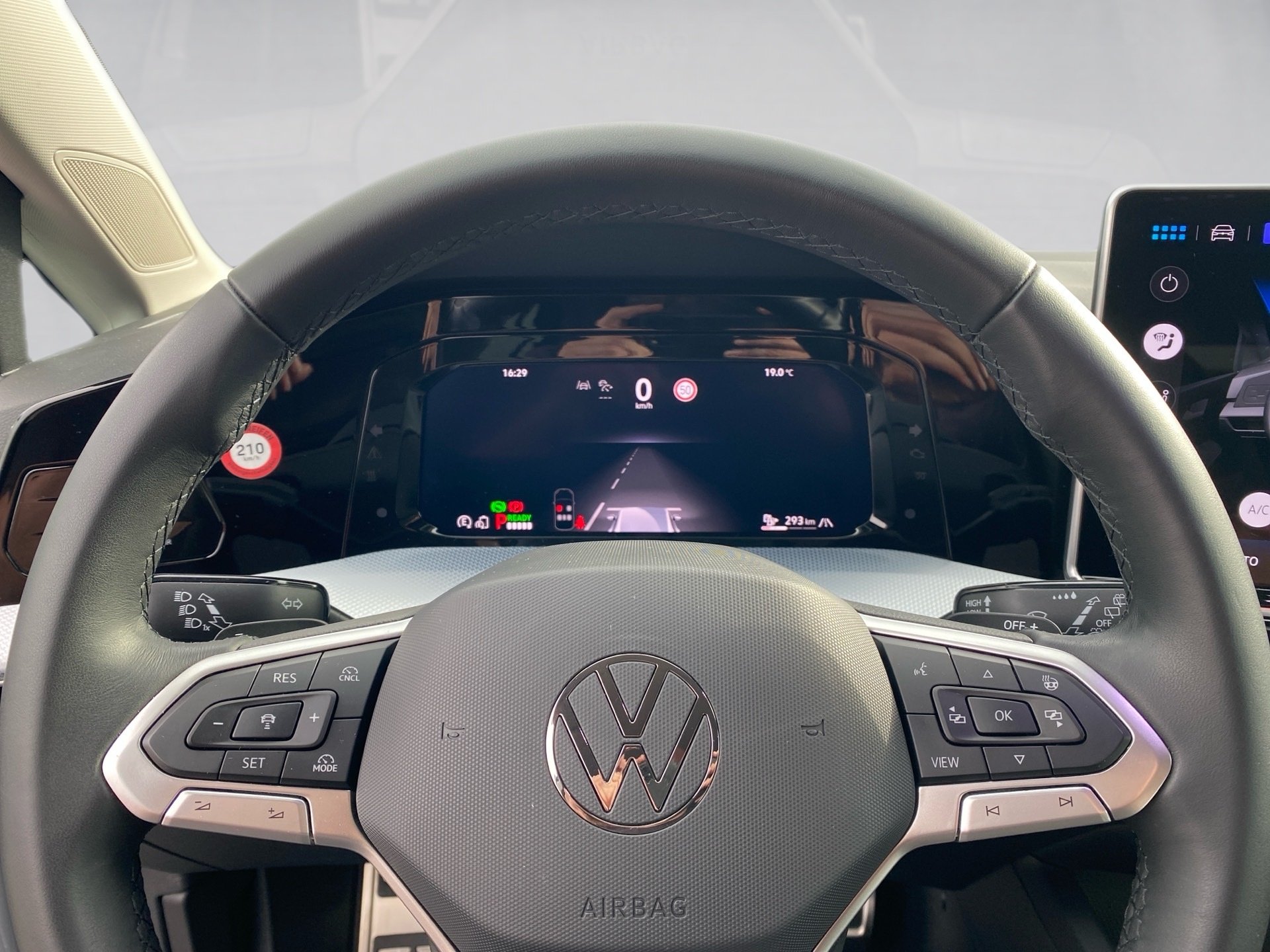 Golf 1.5 eHybrid Energy DSG Matrix AHK HuD ACC Navi AreaView
