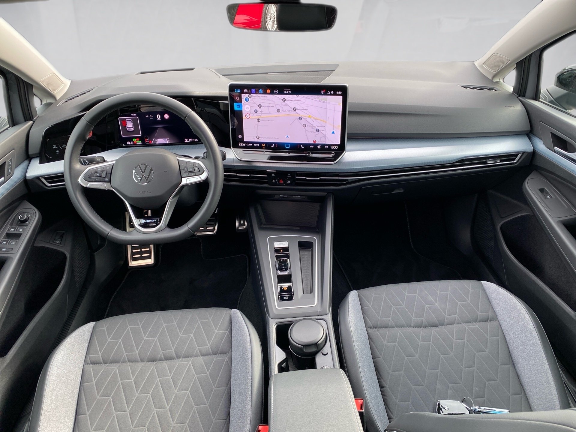 Golf 1.5 eHybrid Energy DSG Matrix AHK HuD ACC Navi AreaView