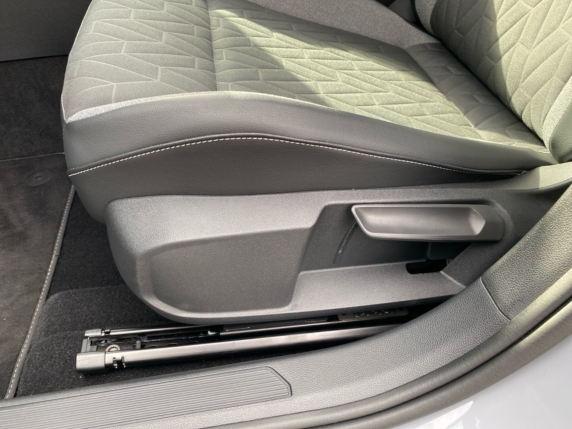 Golf 1.5 eHybrid Energy DSG Matrix AHK HuD ACC Navi AreaView