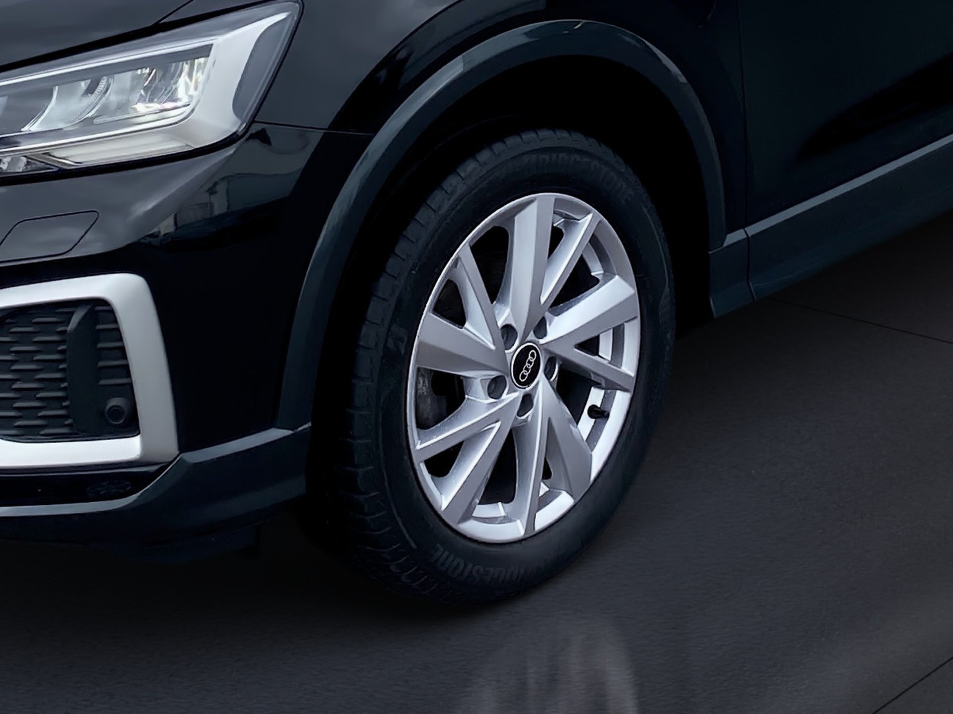 Q2 35 TFSI advanced S-tronic LED Navi RFK PDC SHZ