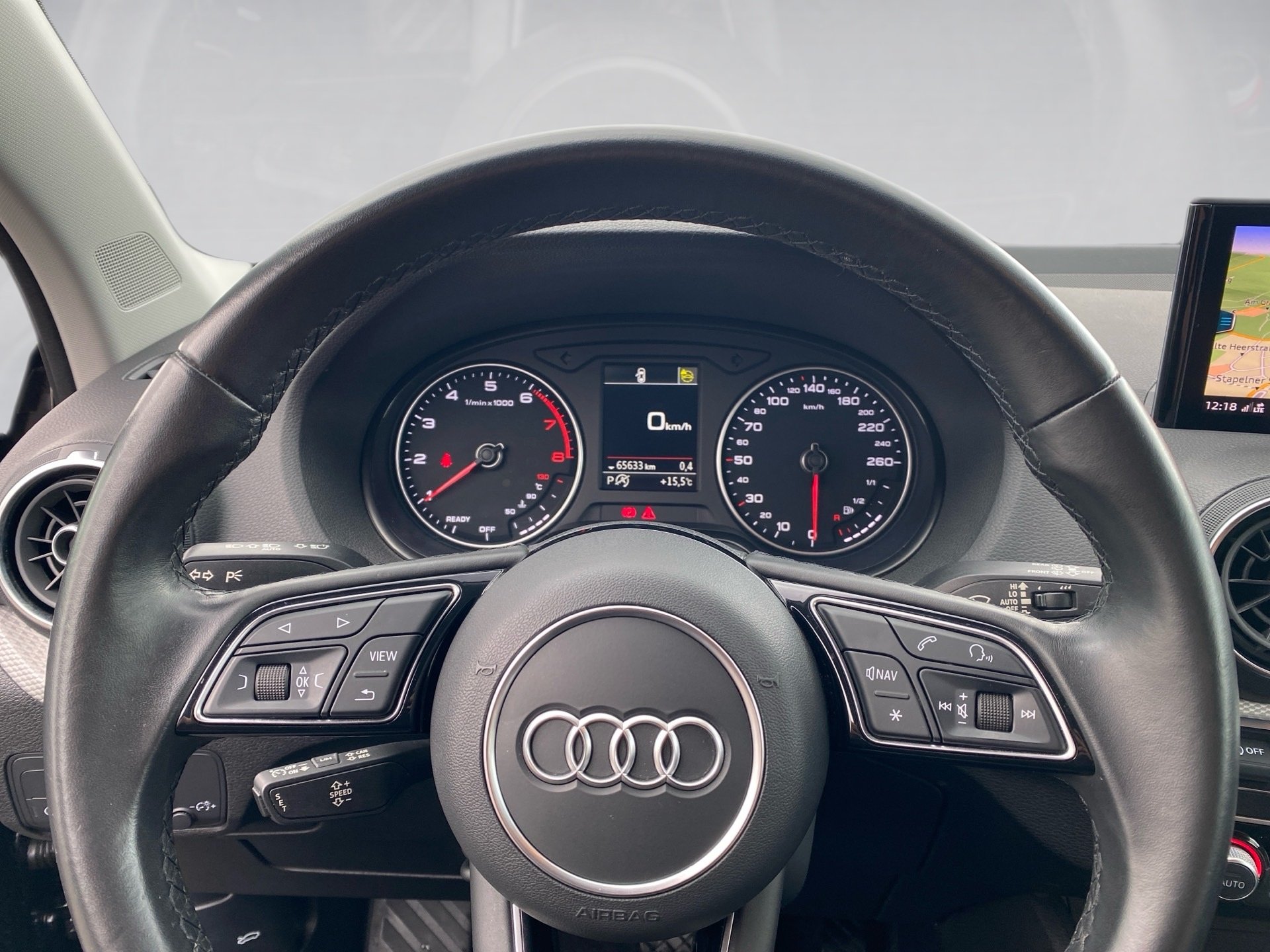 Q2 35 TFSI advanced S-tronic LED Navi RFK PDC SHZ