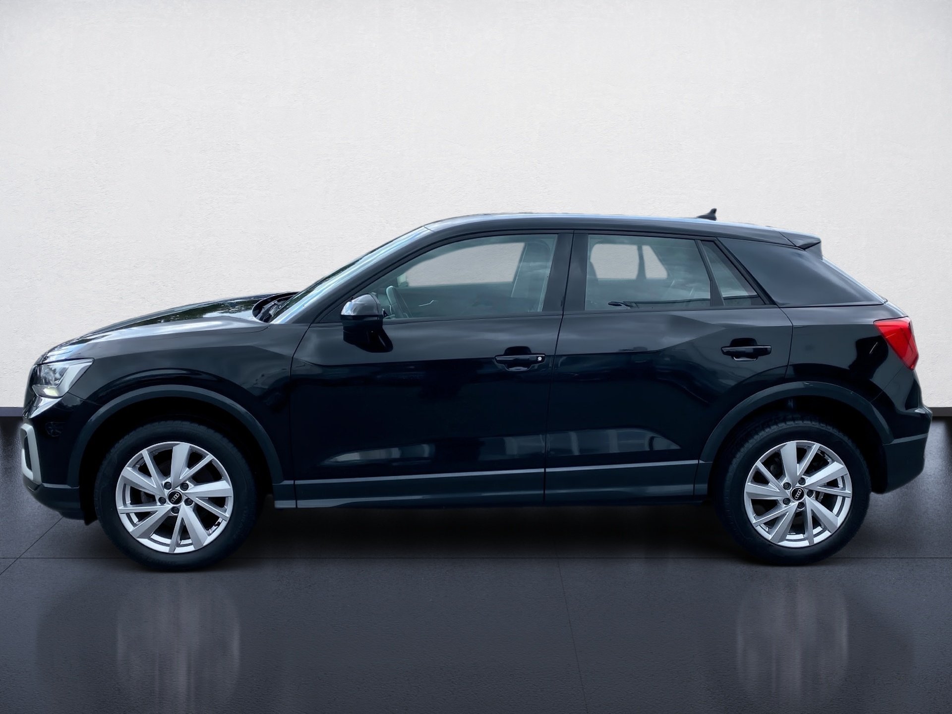 Q2 35 TFSI advanced S-tronic LED Navi RFK PDC SHZ