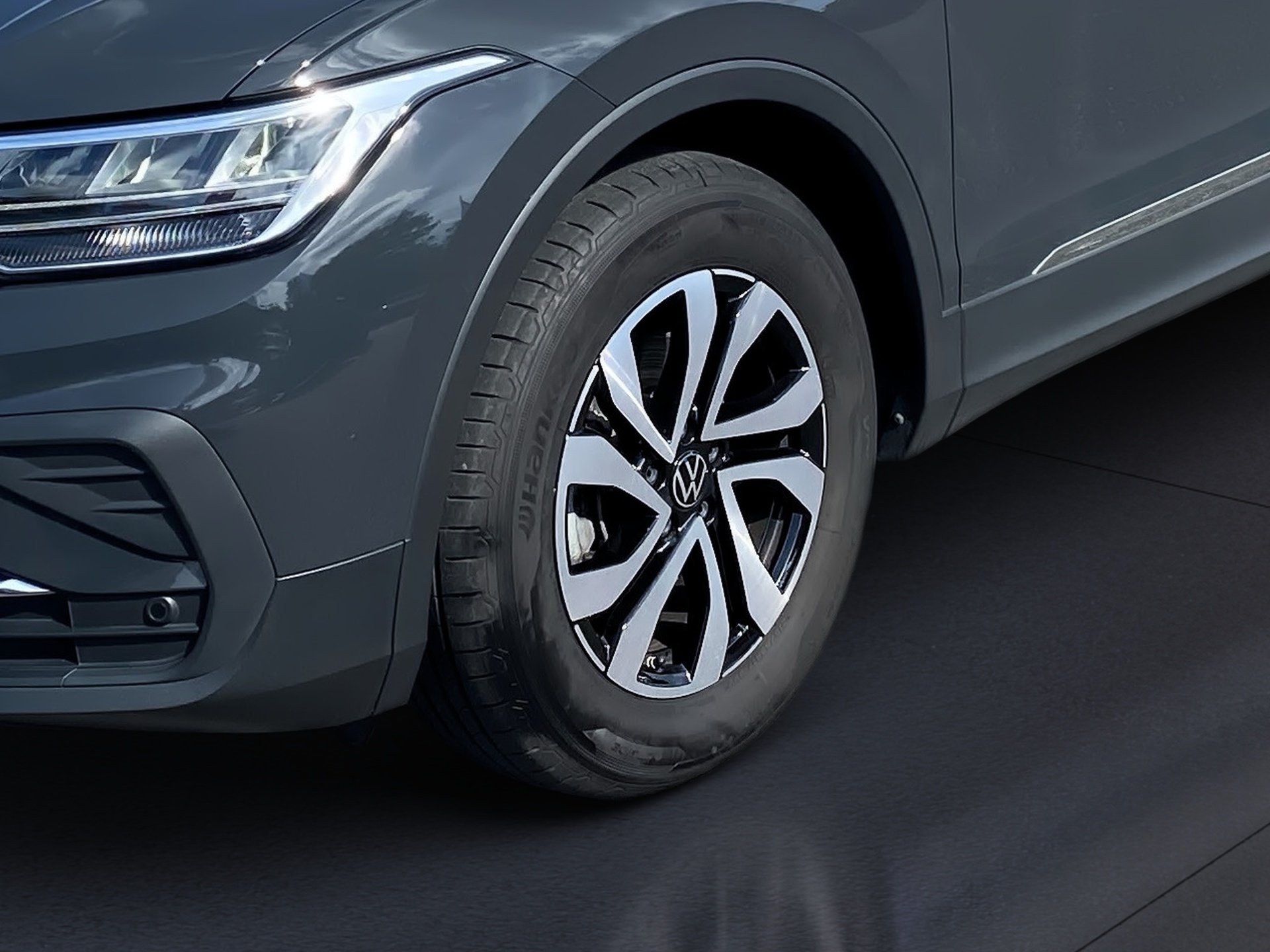 Tiguan 1.5 TSI Active DSG LED Navi ACC AHK Standhzg.