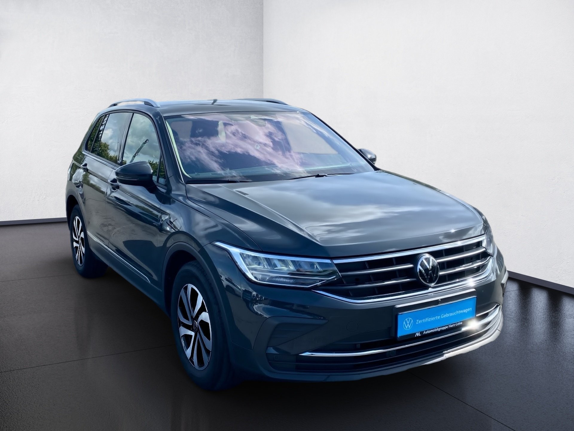 Tiguan 1.5 TSI Active DSG LED Navi ACC AHK Standhzg.