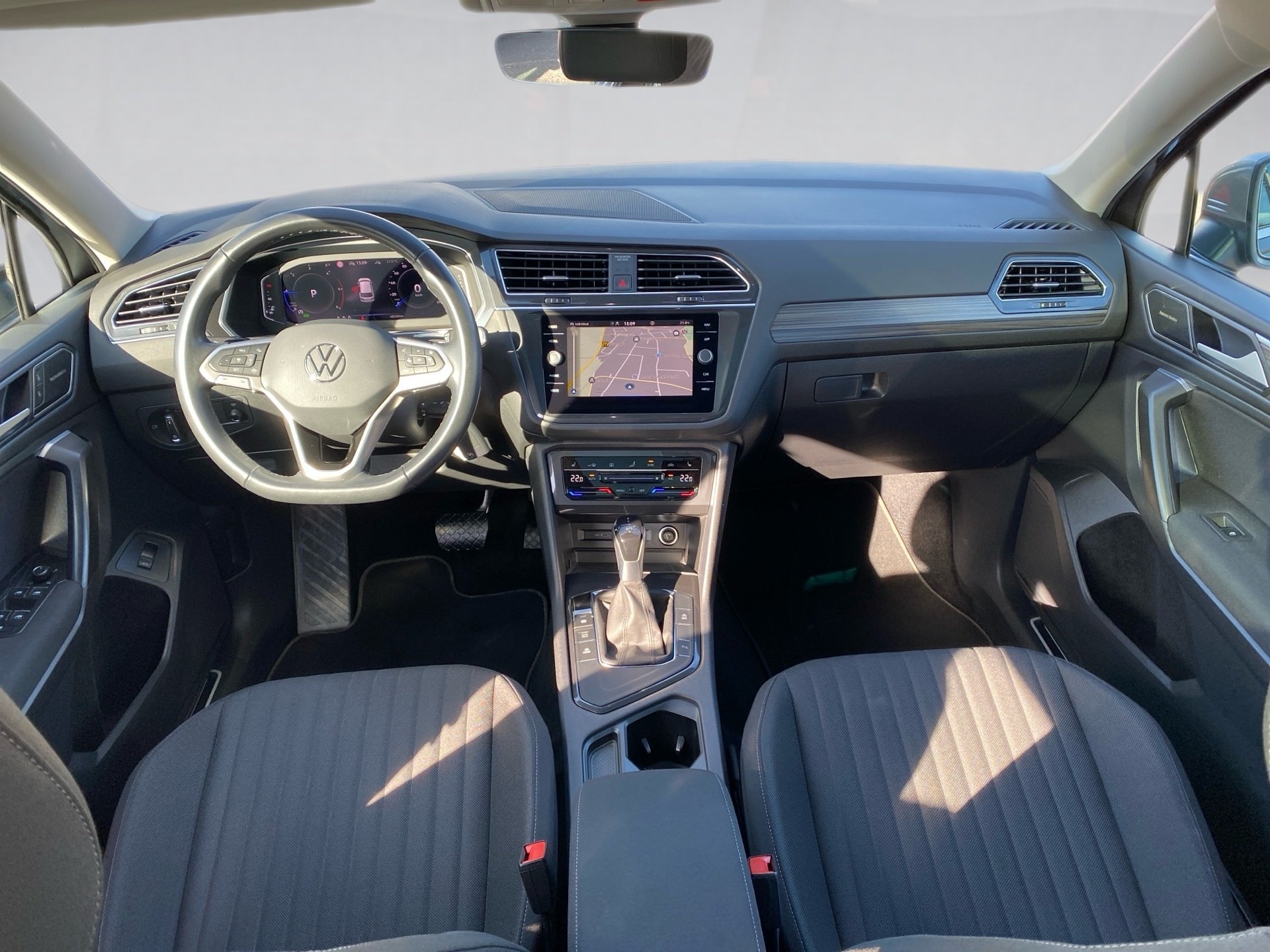 Tiguan Allspace 2.0 TDI Life DSG LED Navi ACC Pano HuD