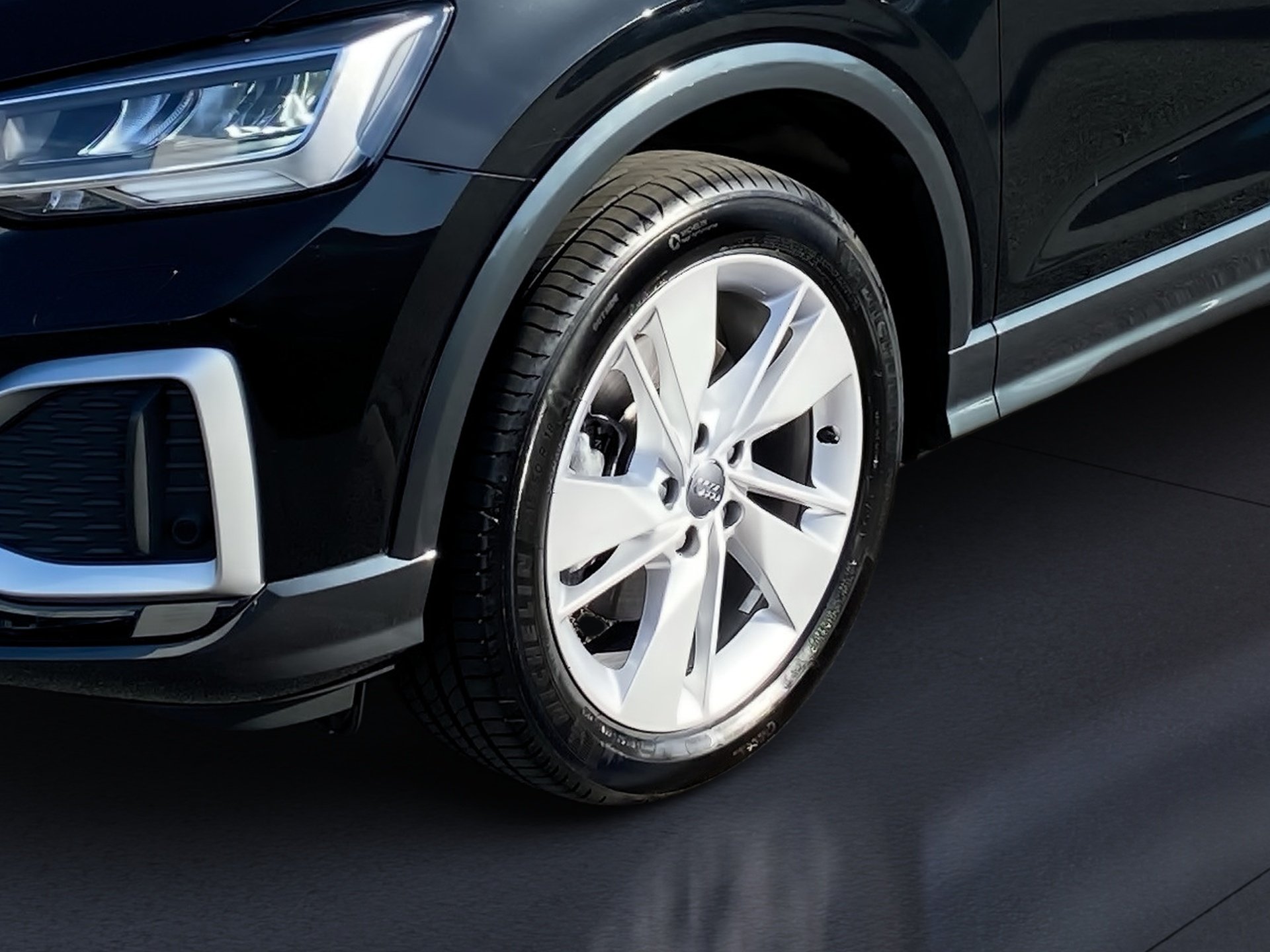 Q2 40 TFSI advanced quattro S-tronic LED Navi ACC RFK