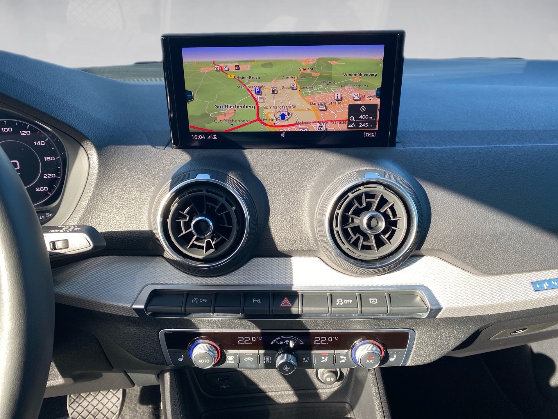 Q2 40 TFSI advanced quattro S-tronic LED Navi ACC RFK