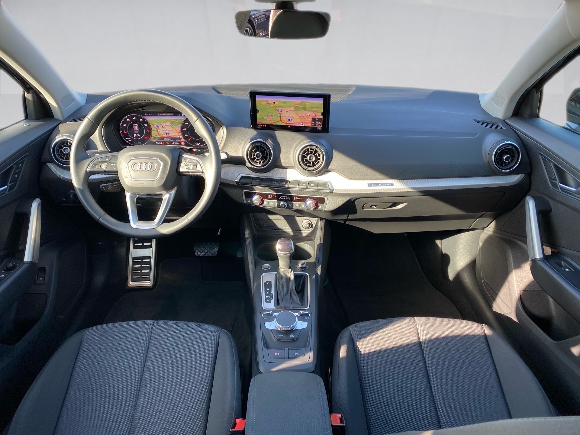 Q2 40 TFSI advanced quattro S-tronic LED Navi ACC RFK