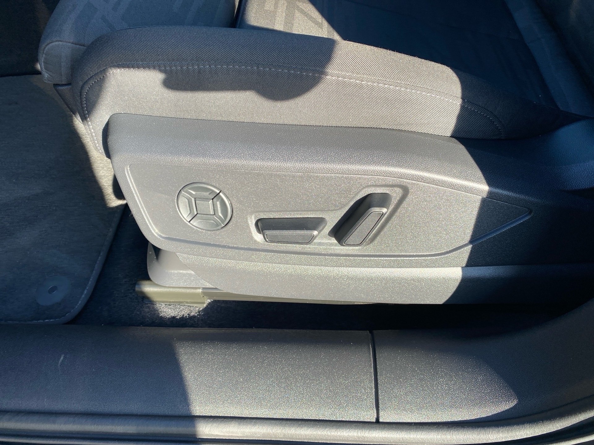 Q5 2.0 TDI advanced quattro S-tronic LED Navi Luft ACC AHK