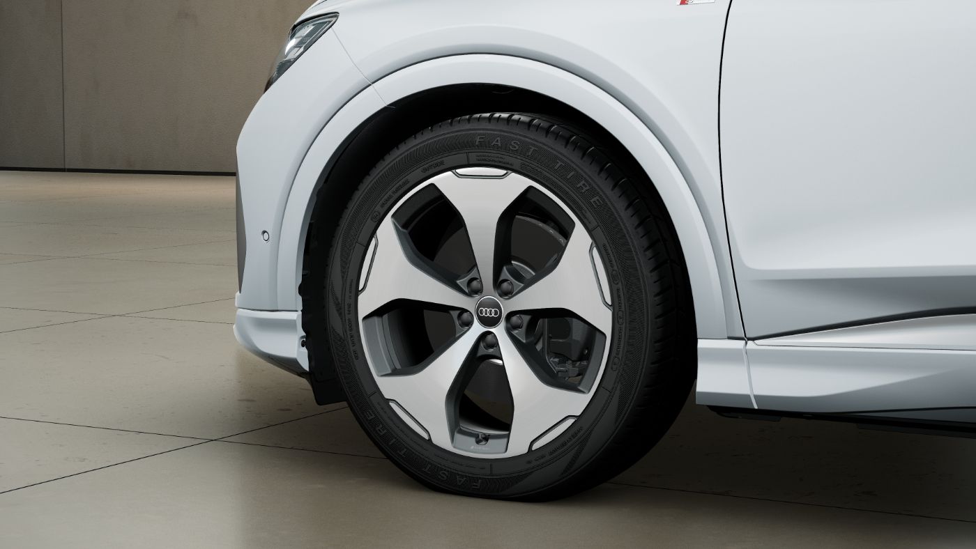 Q4 Sportback e-tron performance 210 kW 360 4xSHZ