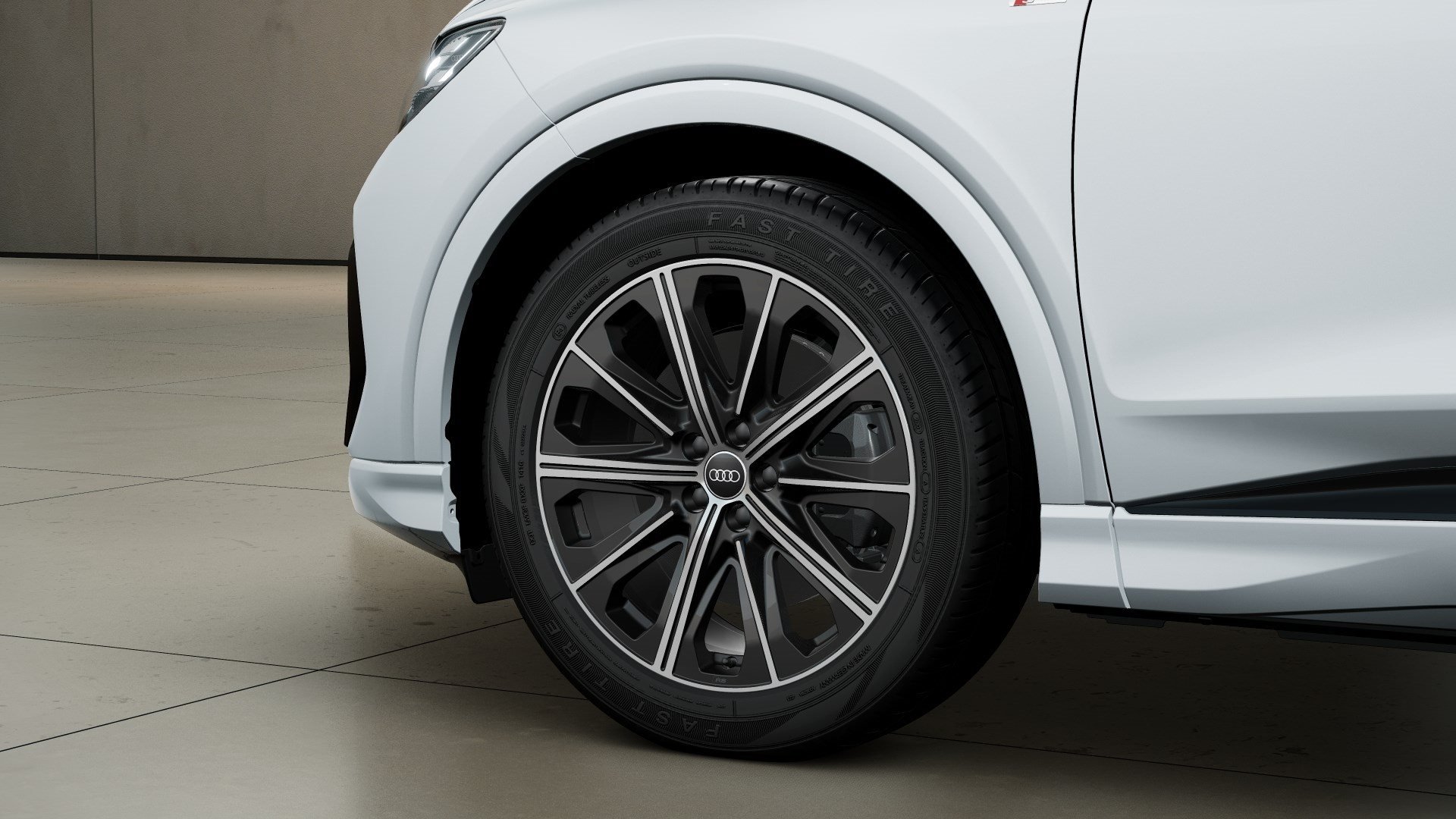 Q4 e-tron 45 e-tron Panorama Matrix LED SONOS LM